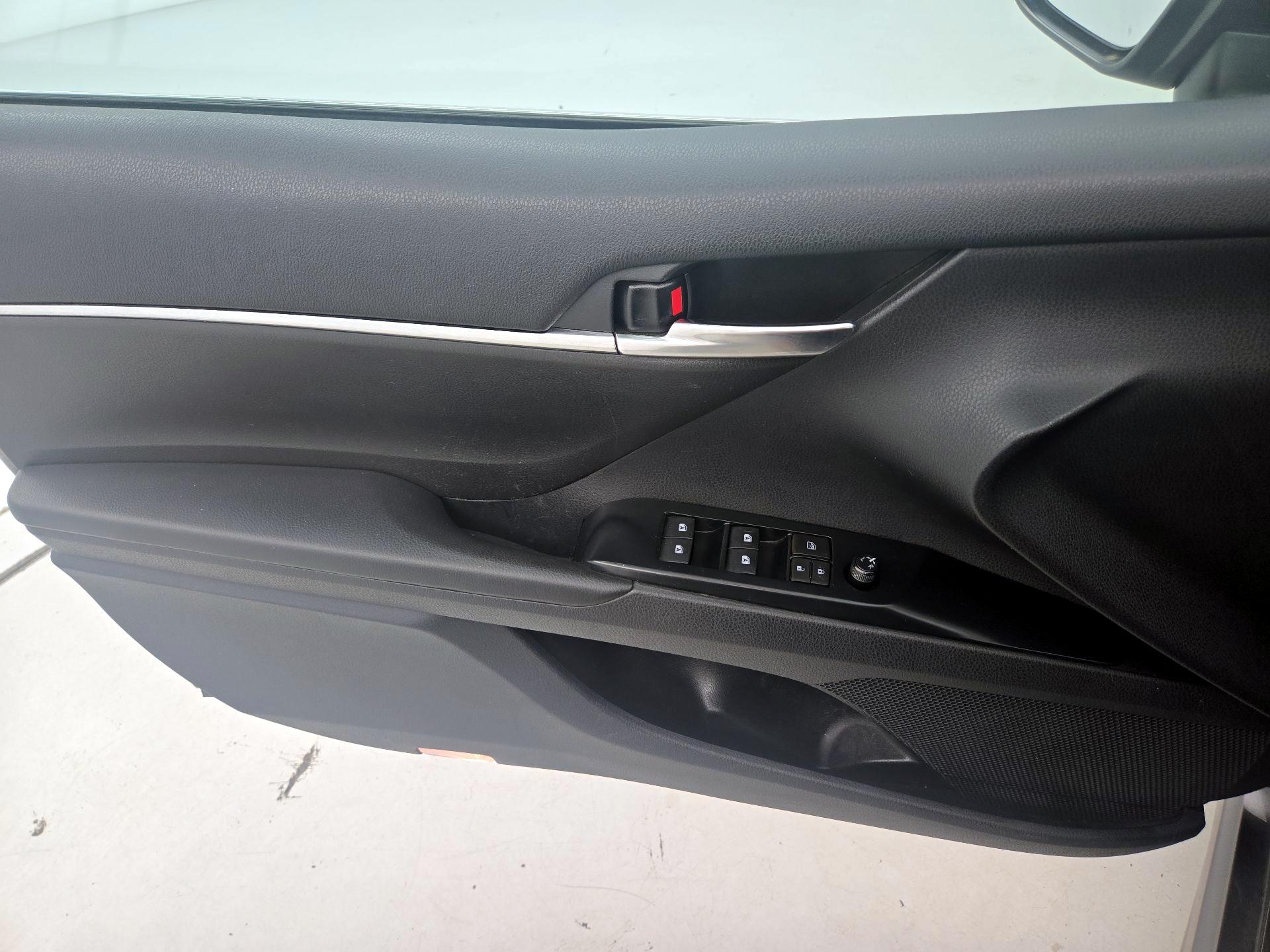 Thumbnail: 2019 Toyota Camry - 12
