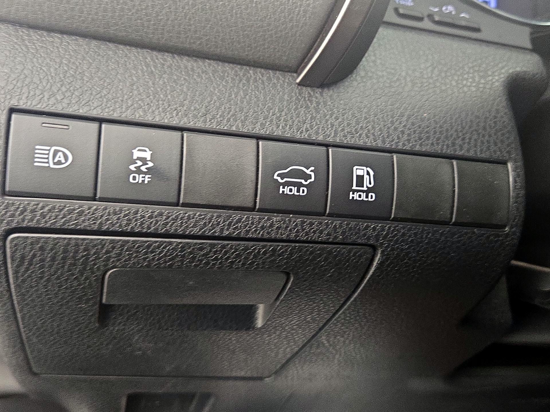 Thumbnail: 2019 Toyota Camry - 13