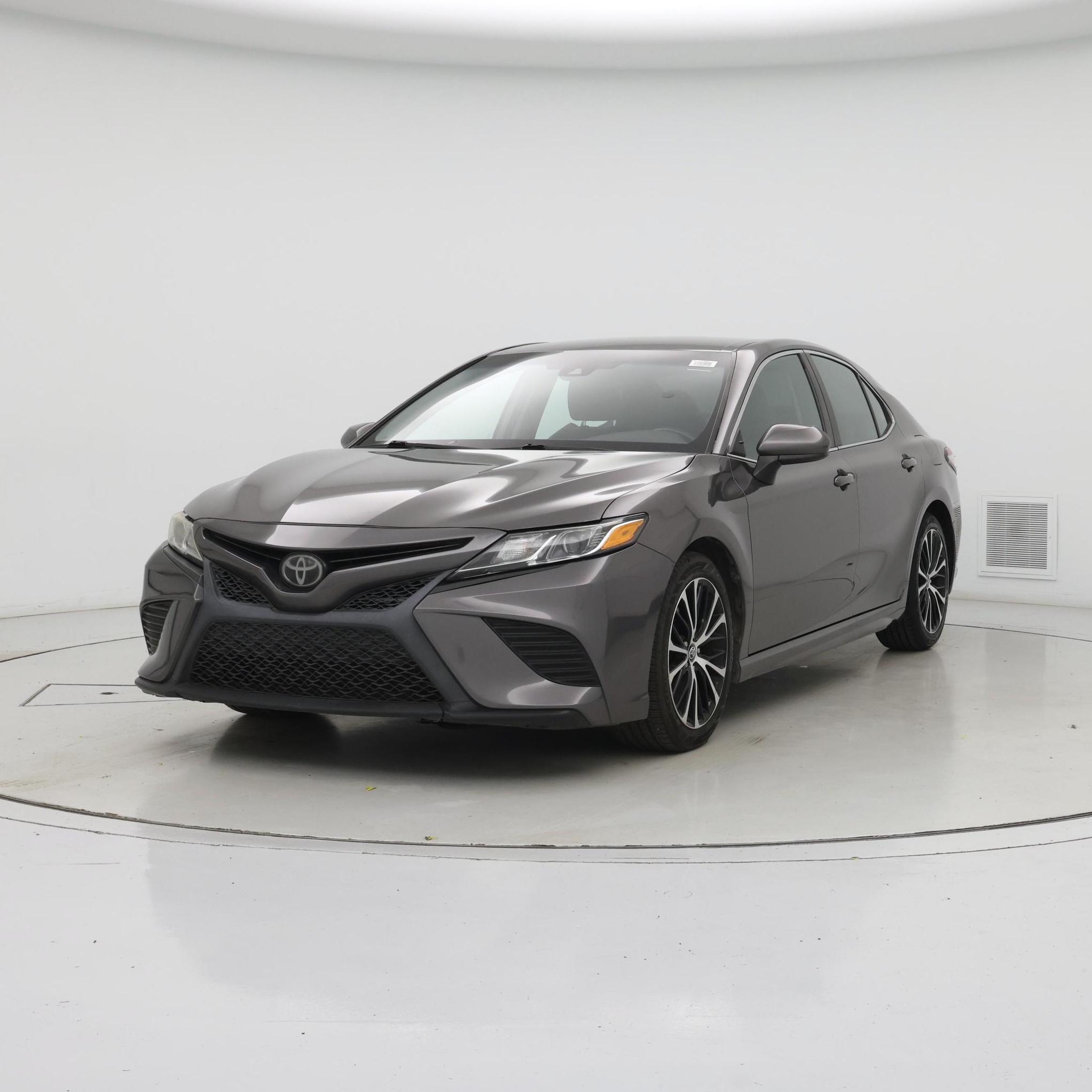 Thumbnail: 2019 Toyota Camry - 4