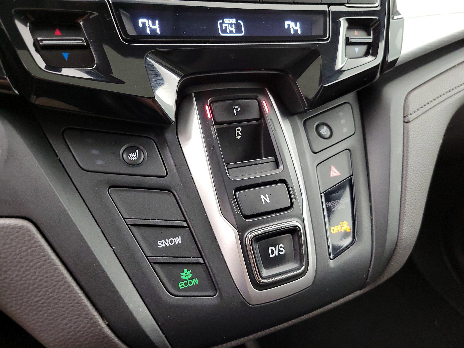 Thumbnail: 2018 Honda Odyssey - 17