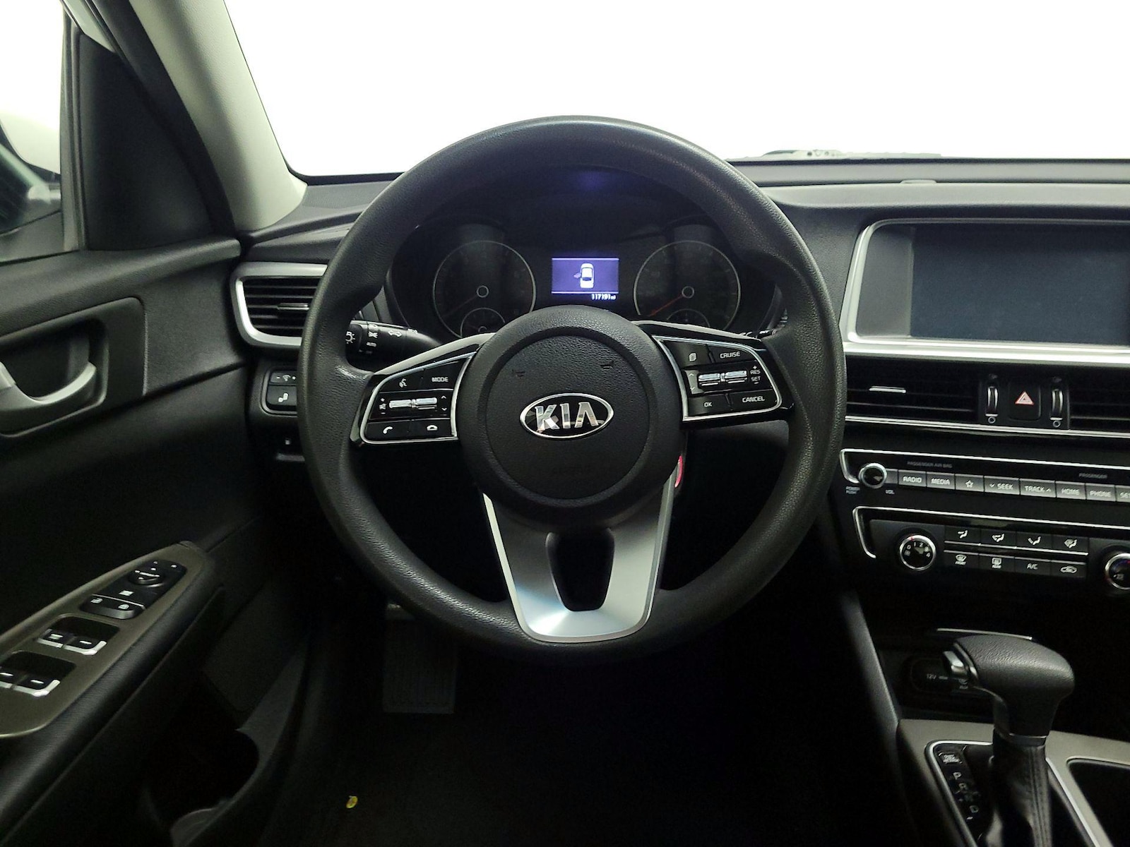 2020 Kia Optima LX - Photo 11