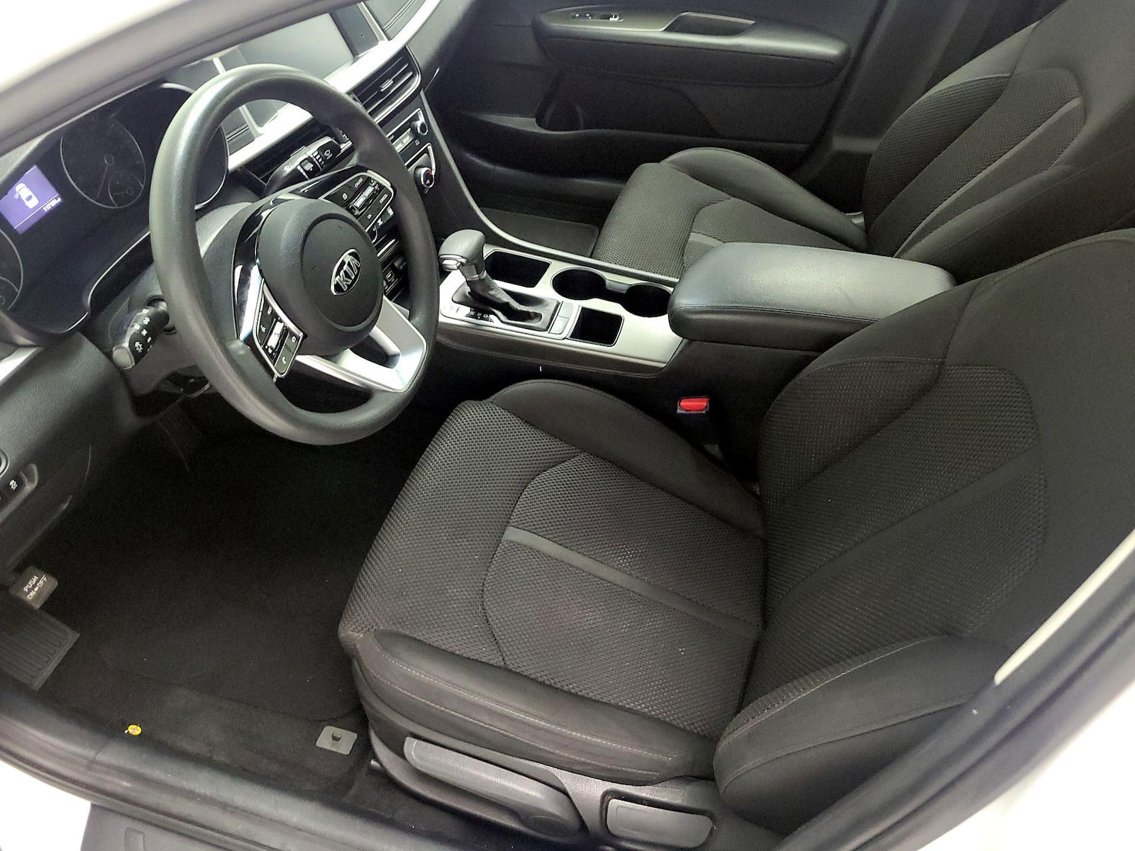 2020 Kia Optima LX - Photo 12