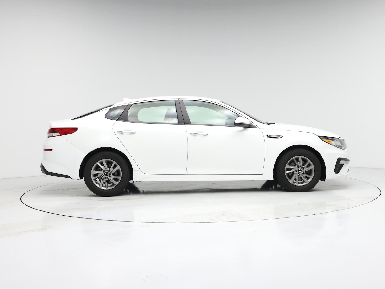 2020 Kia Optima LX - Photo 8