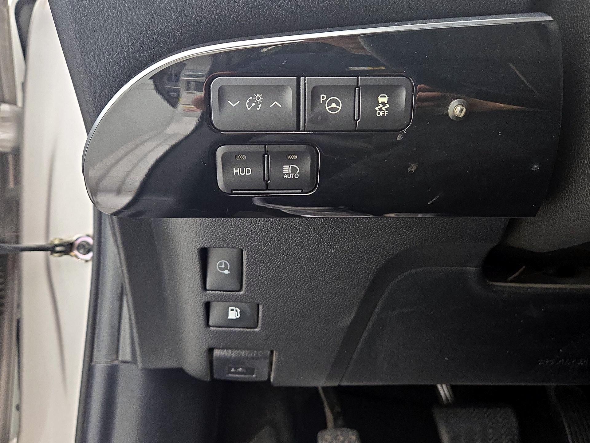 Thumbnail: 2019 Toyota Prius Prime - 13