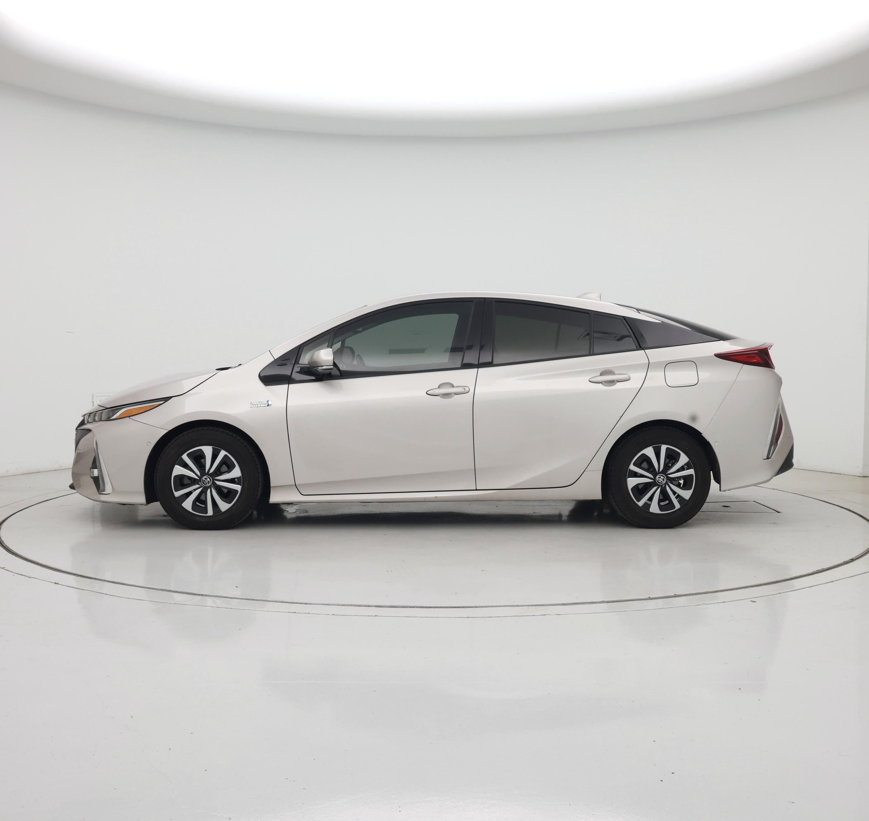 Thumbnail: 2019 Toyota Prius Prime - 3