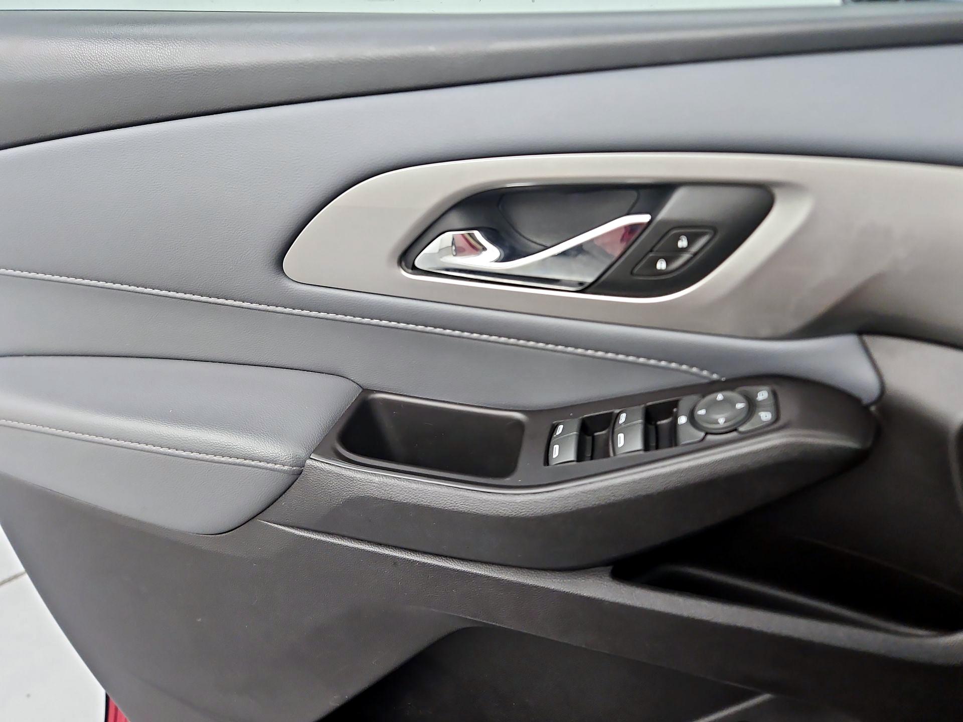Thumbnail: 2019 Chevrolet Traverse - 10