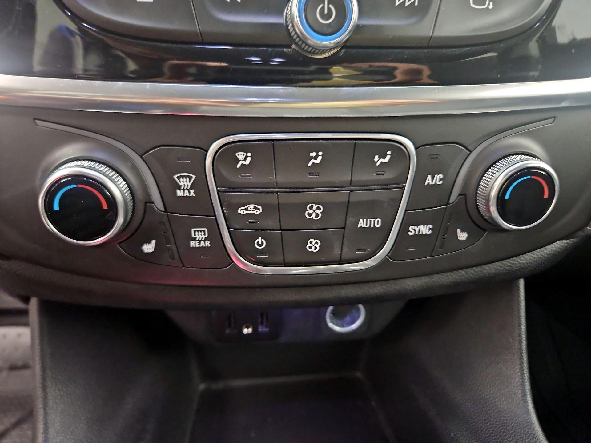 Thumbnail: 2019 Chevrolet Traverse - 14