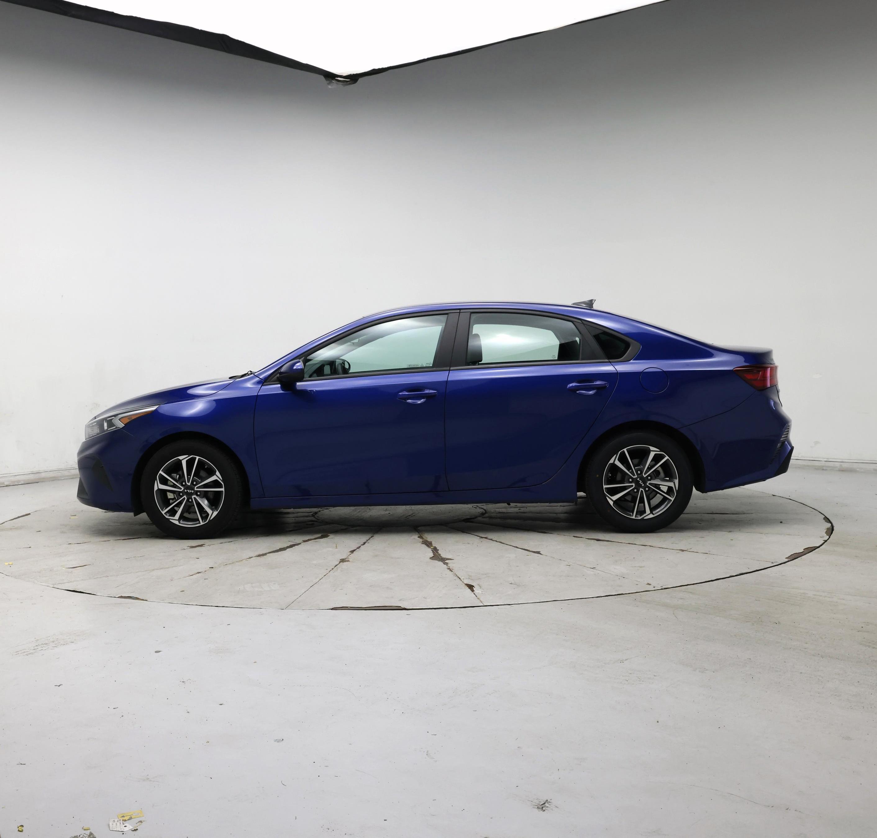 Thumbnail: 2023 Kia Forte - 3