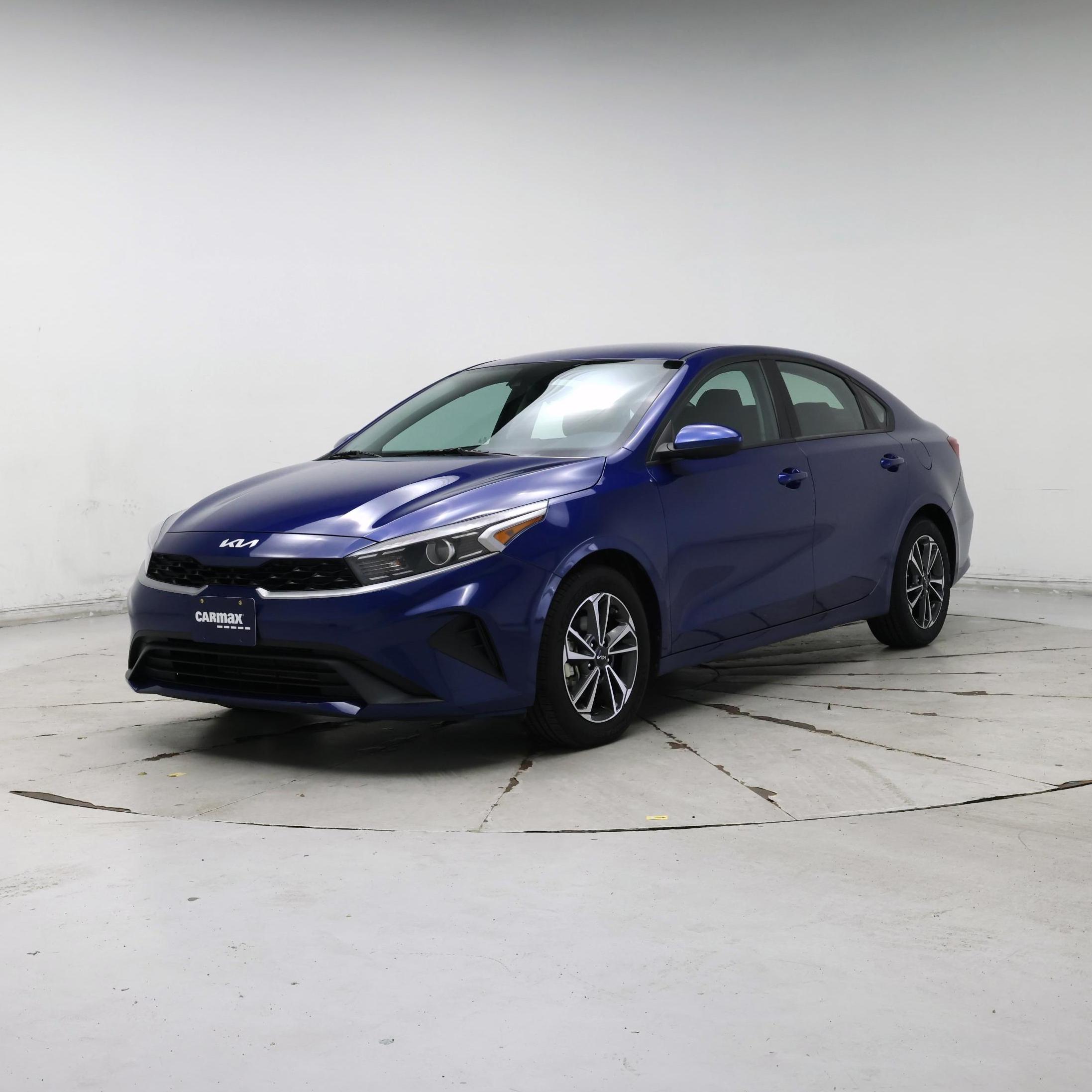 Thumbnail: 2023 Kia Forte - 4