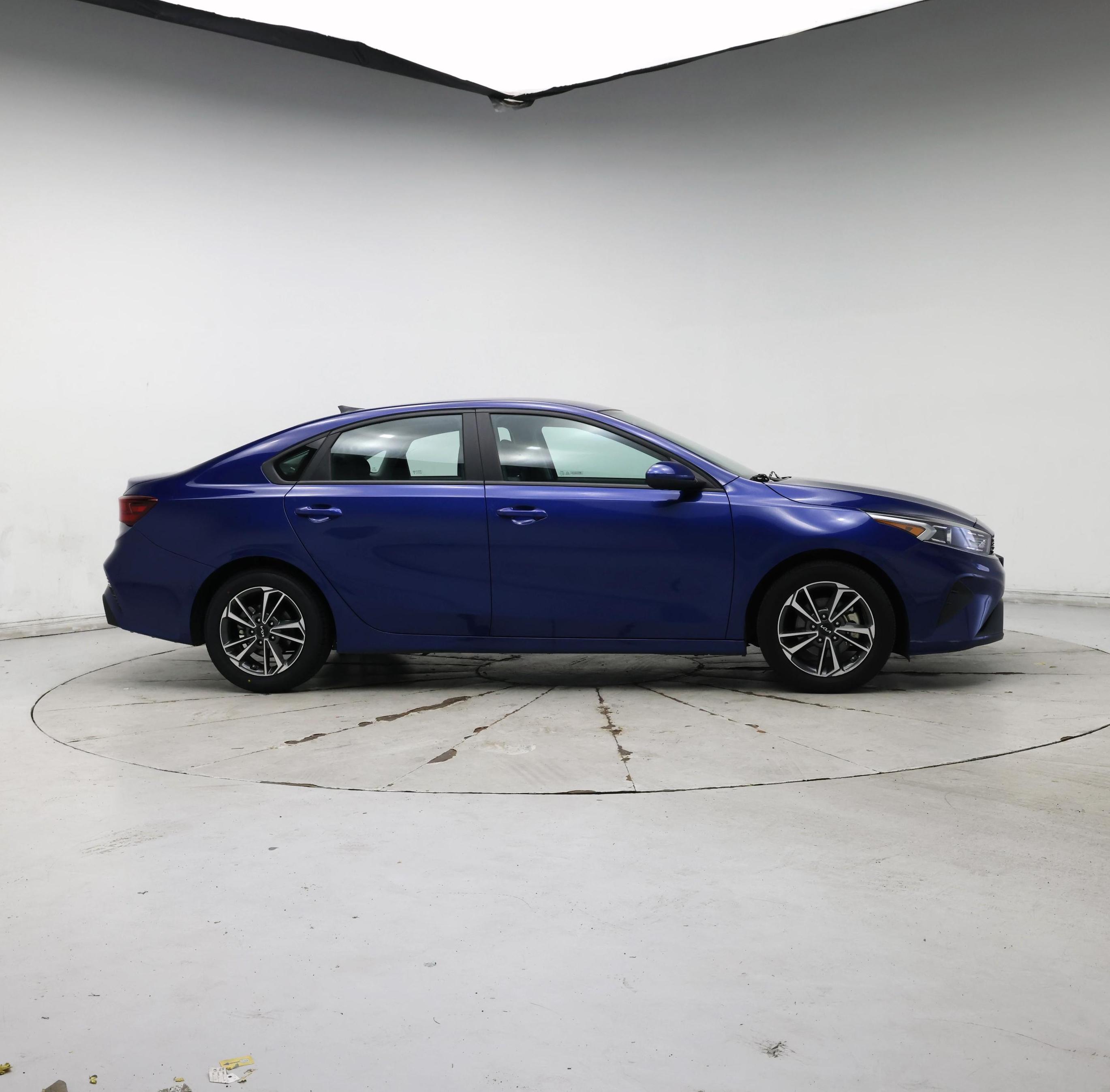 Thumbnail: 2023 Kia Forte - 7