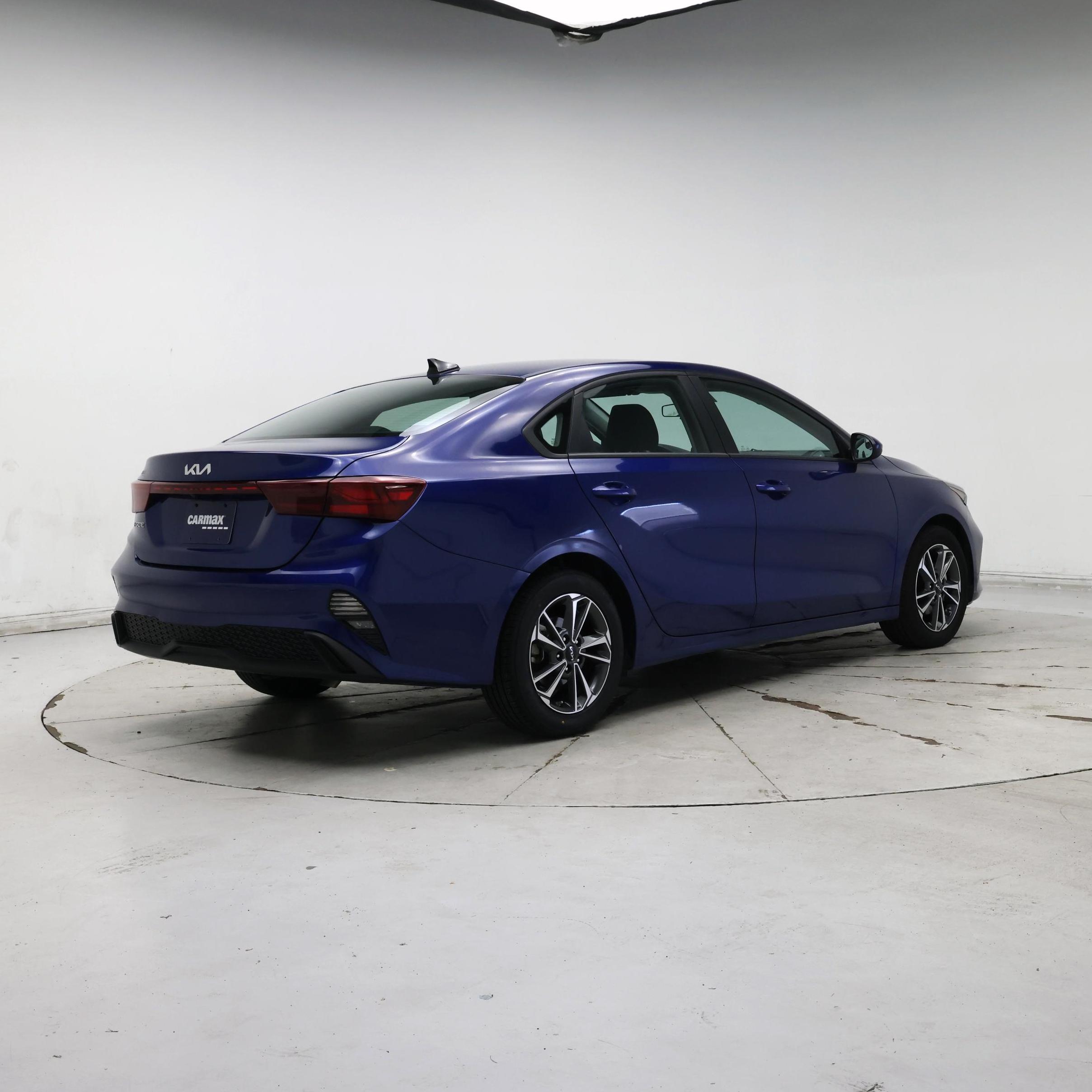 Thumbnail: 2023 Kia Forte - 8