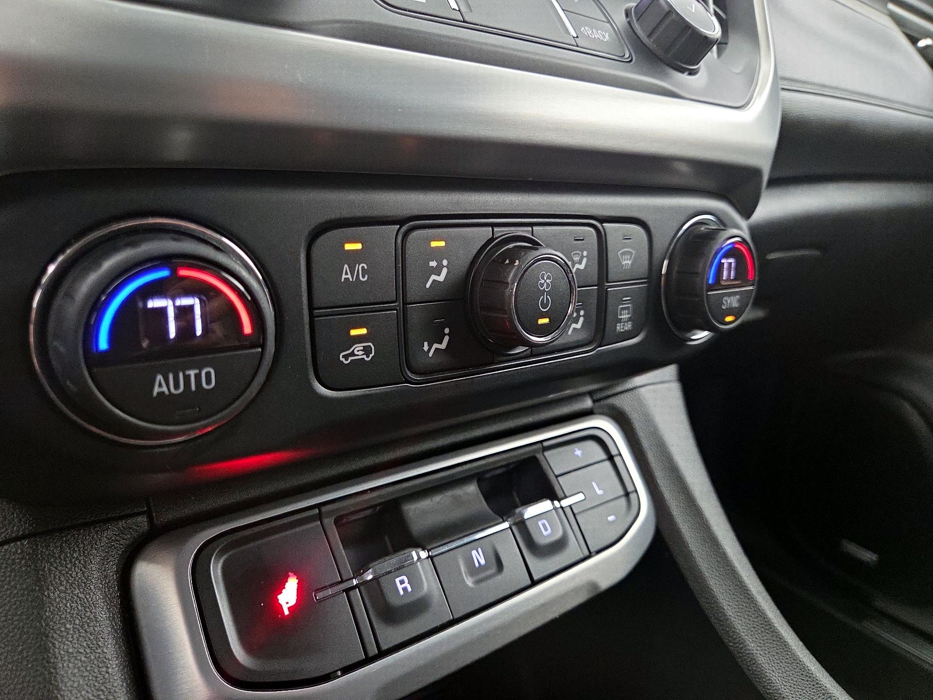 Thumbnail: 2020 GMC Acadia - 16