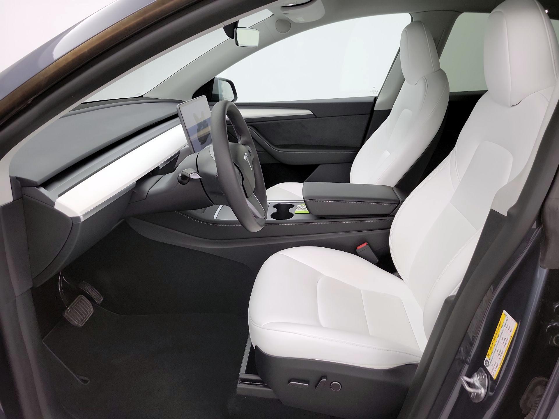 Thumbnail: 2023 Tesla Model Y - 11