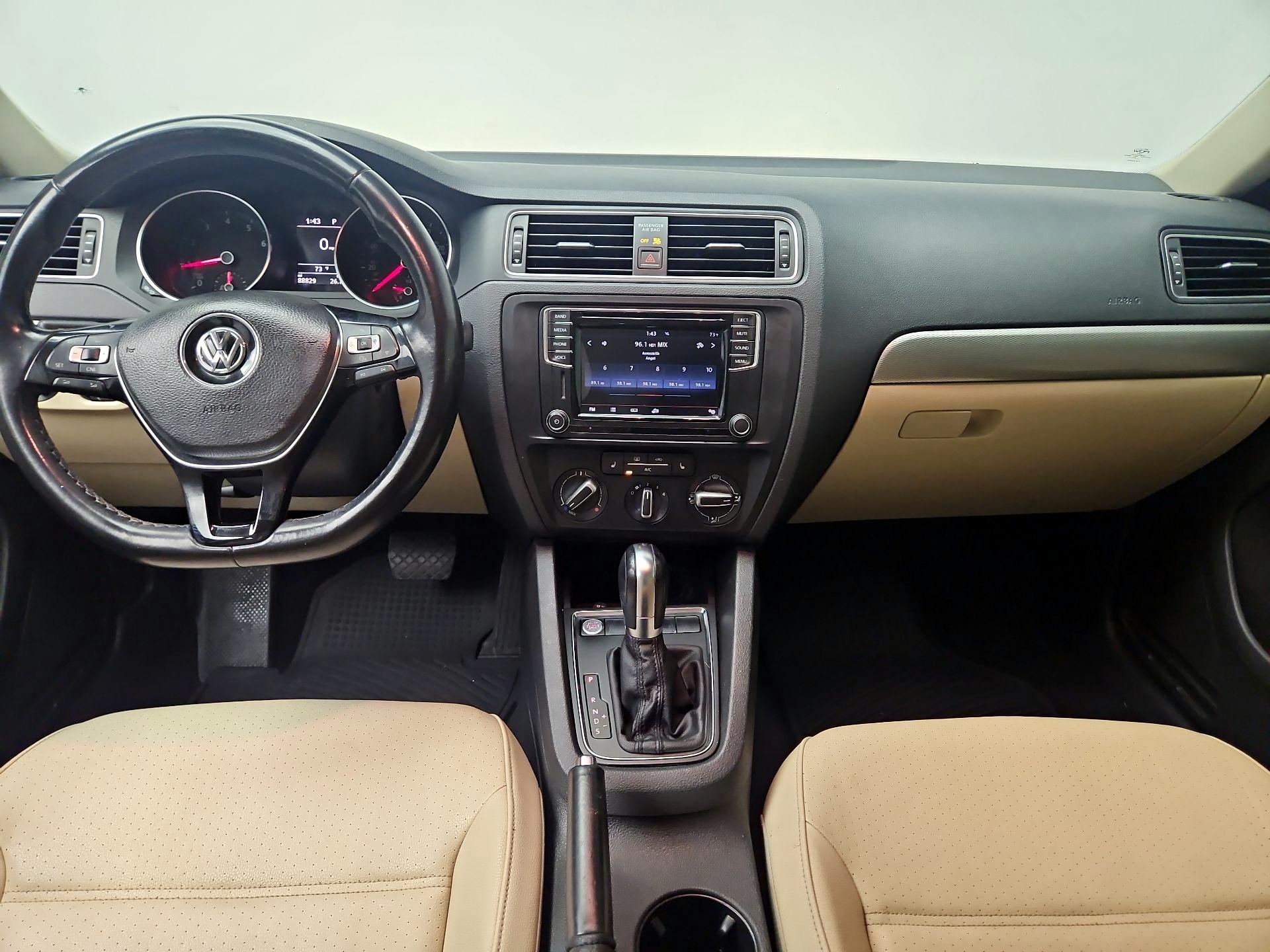 Thumbnail: 2017 Volkswagen Jetta - 9