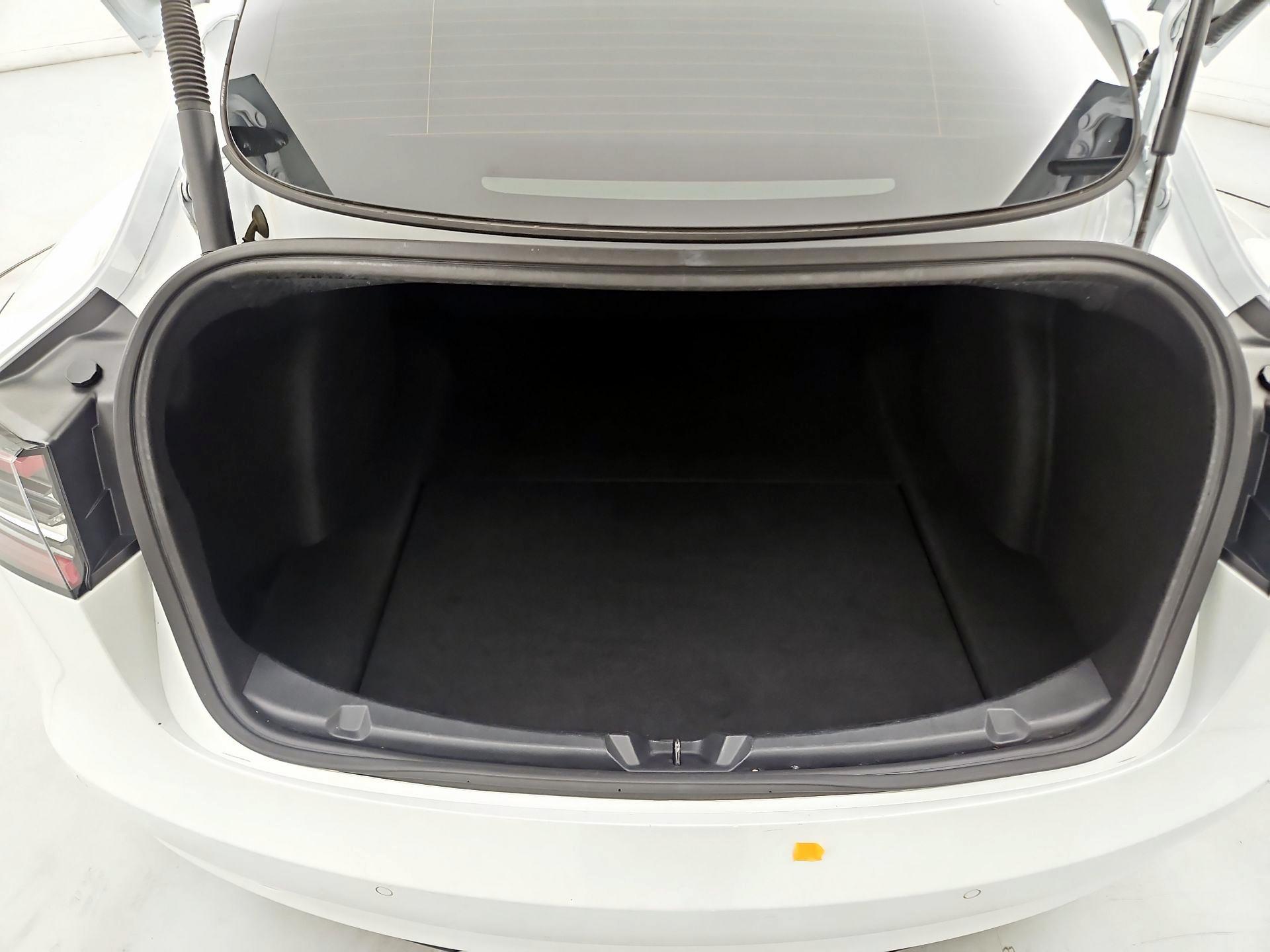 Thumbnail: 2022 Tesla Model 3 - 19