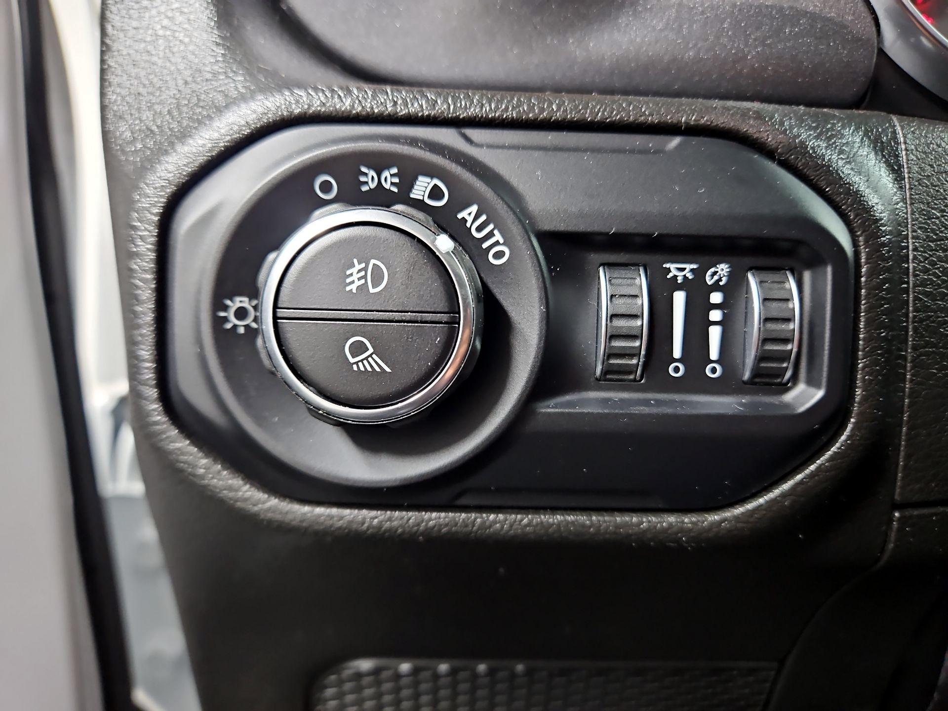 Thumbnail: 2022 Jeep Gladiator - 13