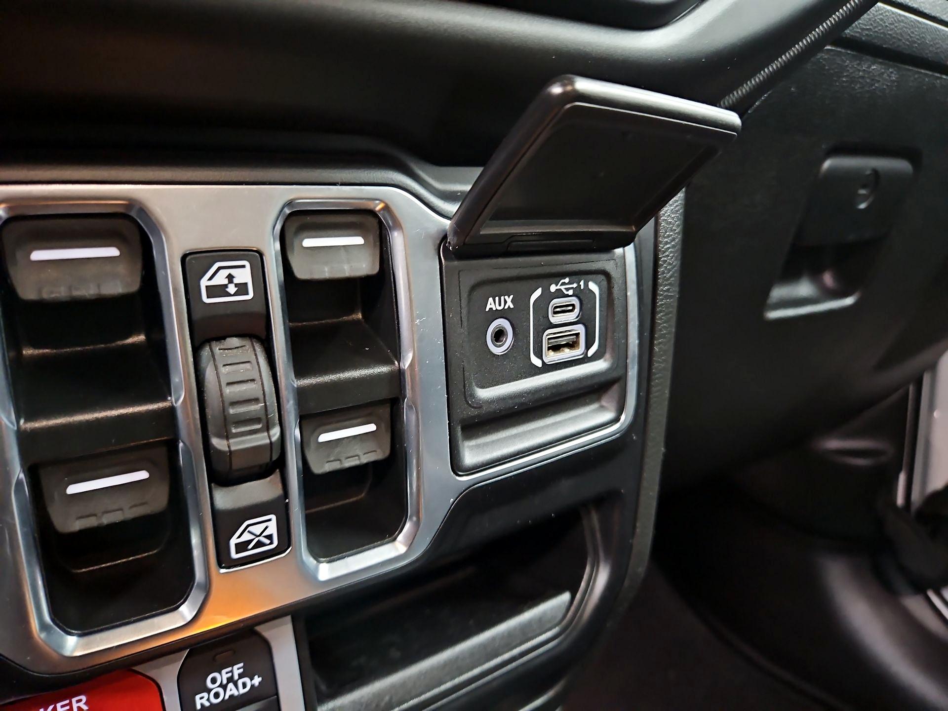 Thumbnail: 2022 Jeep Gladiator - 19