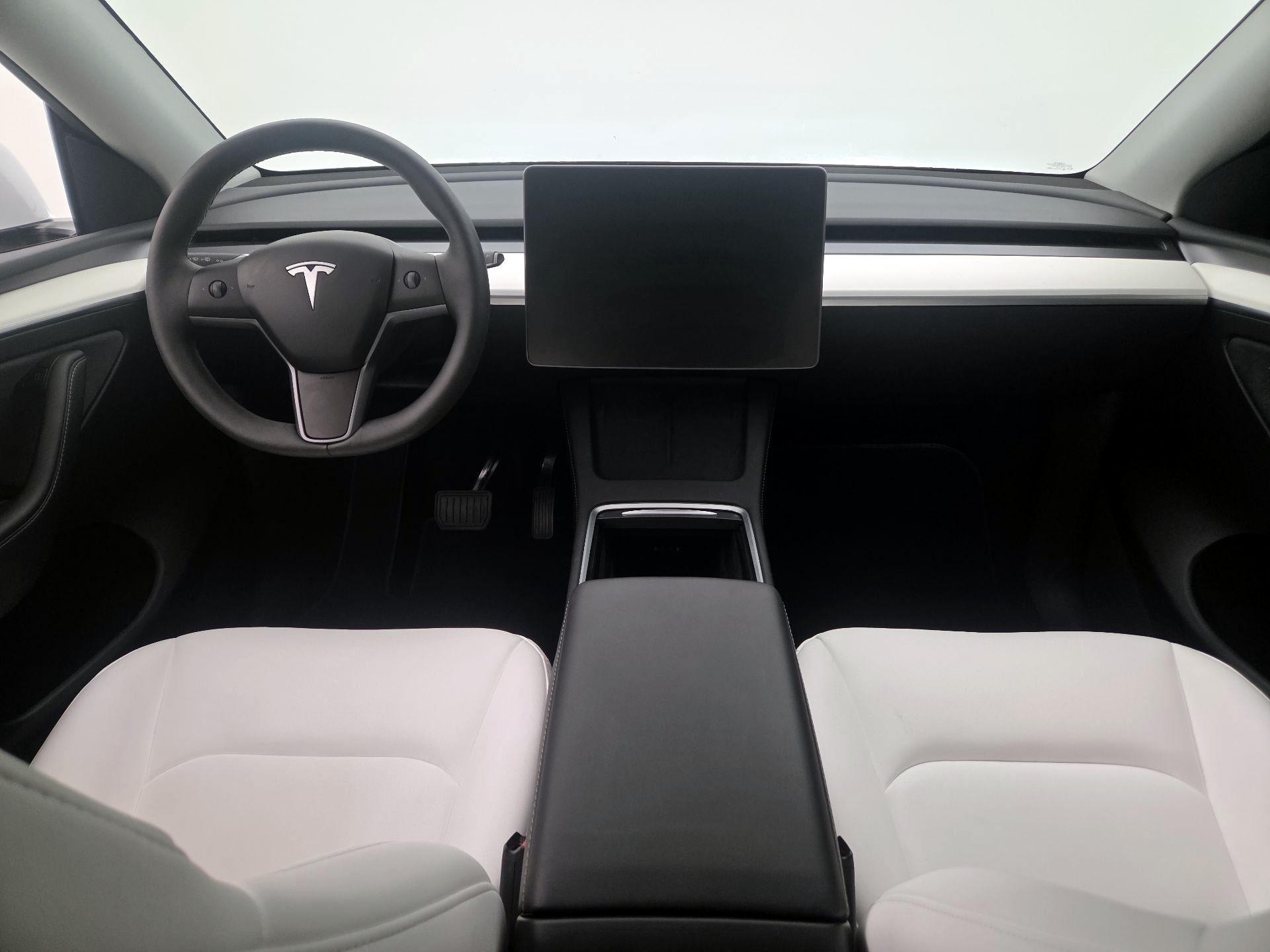 Thumbnail: 2024 Tesla Model Y - 9