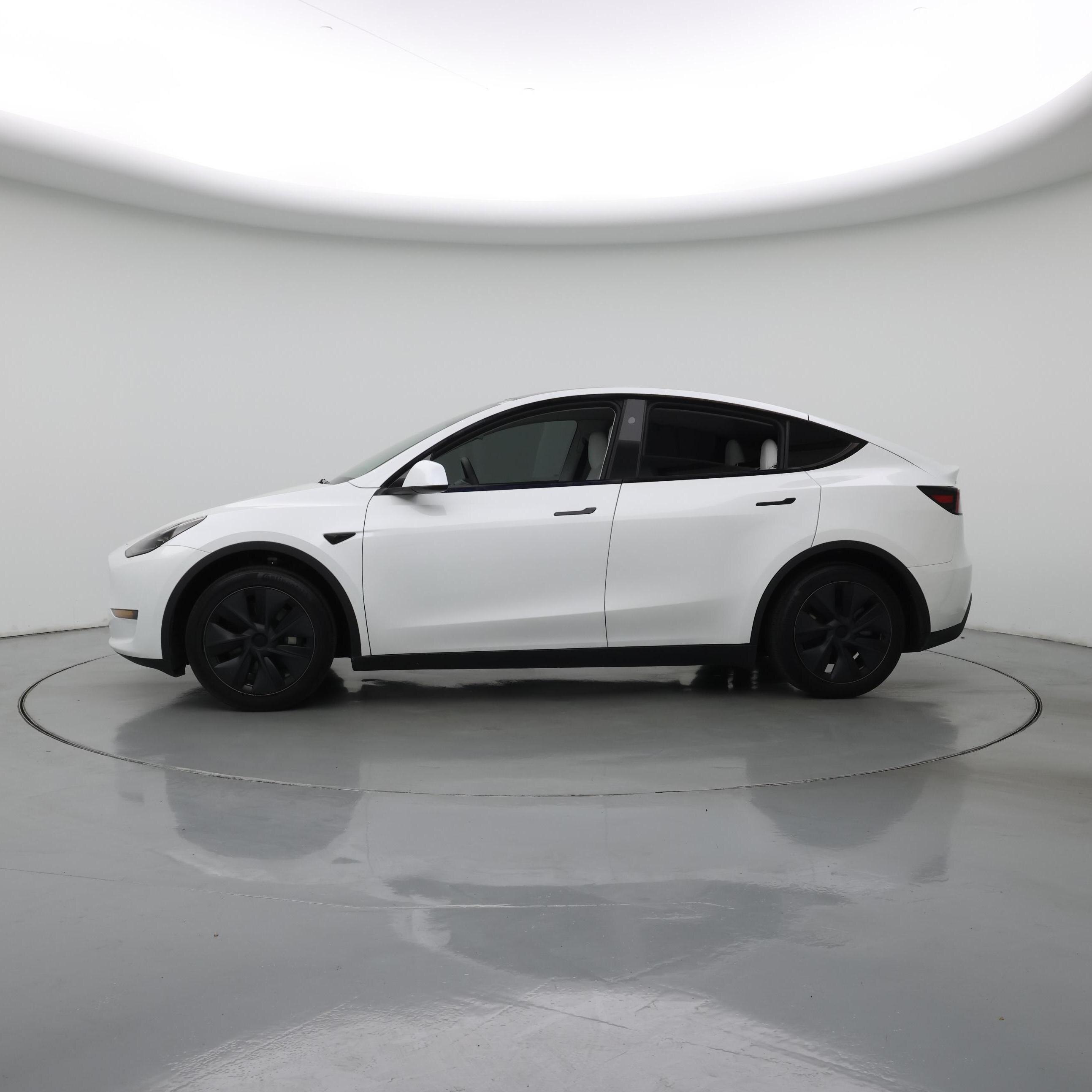 Thumbnail: 2024 Tesla Model Y - 3