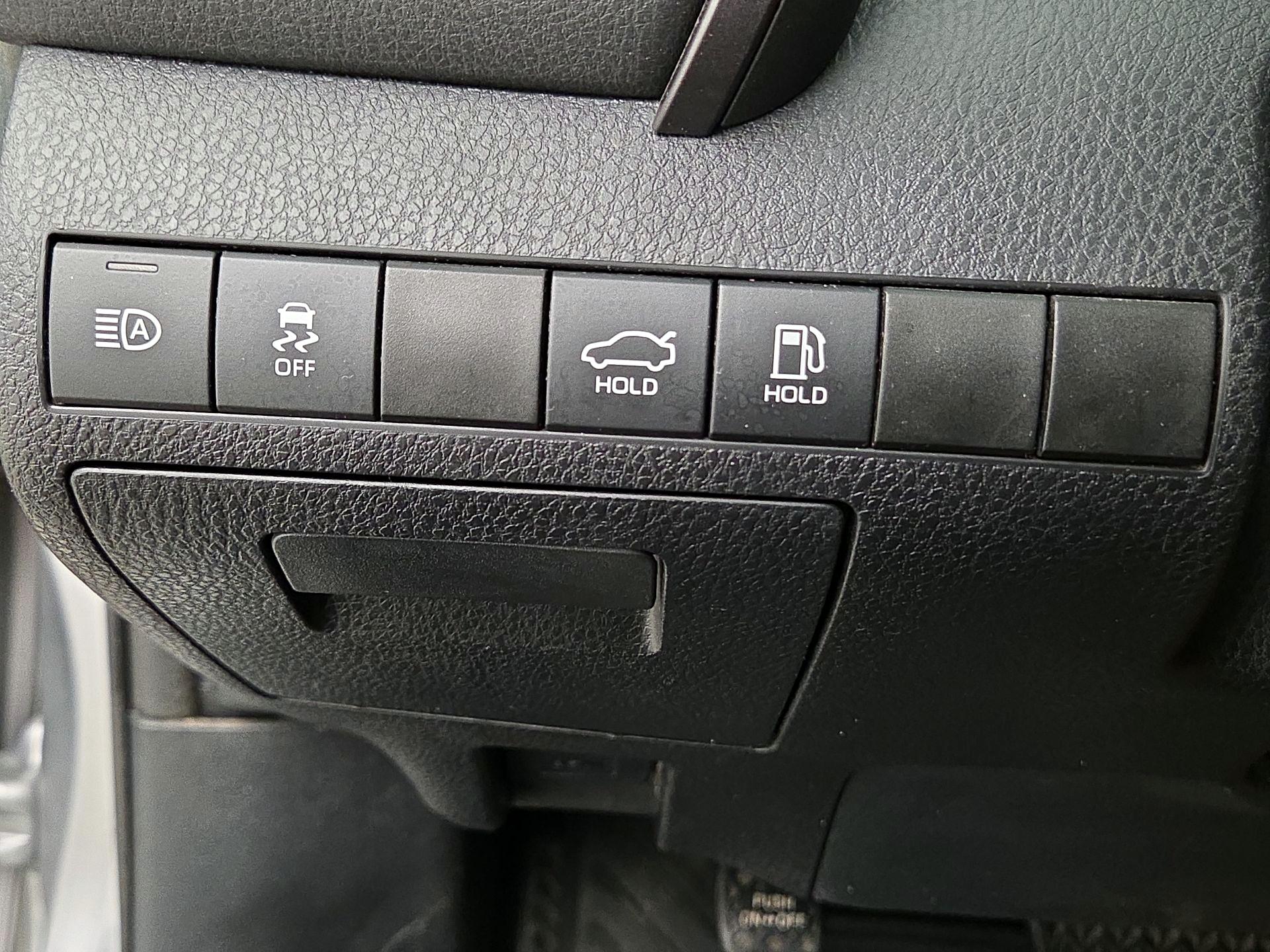 Thumbnail: 2019 Toyota Camry - 13