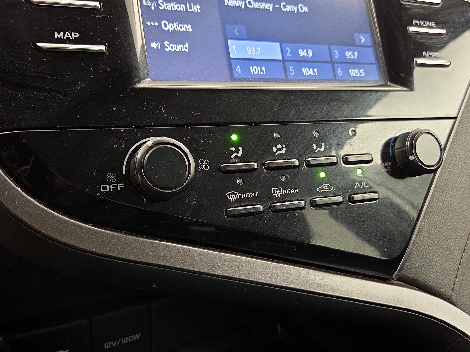 Thumbnail: 2019 Toyota Camry - 16