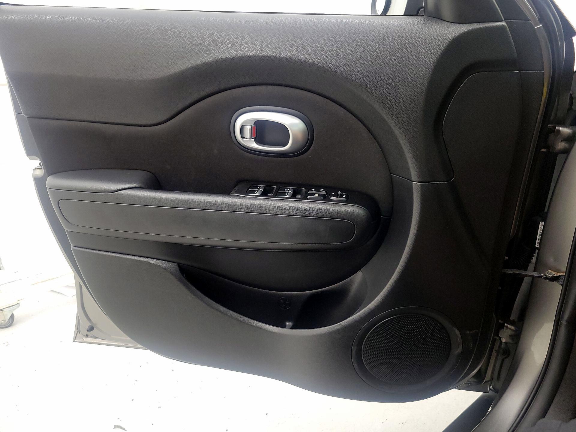 Thumbnail: 2017 Kia Soul - 12