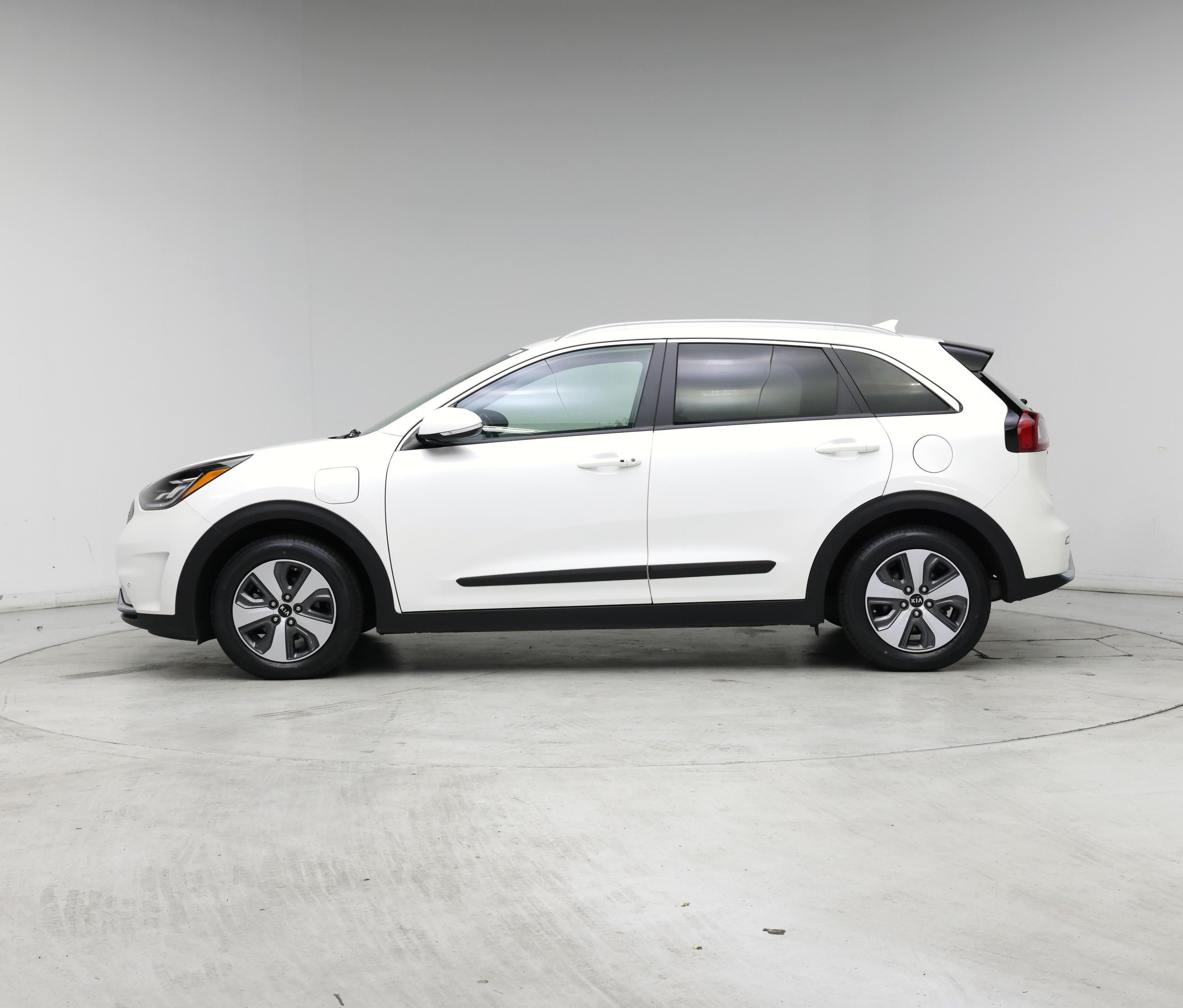 Thumbnail: 2018 Kia Niro - 3