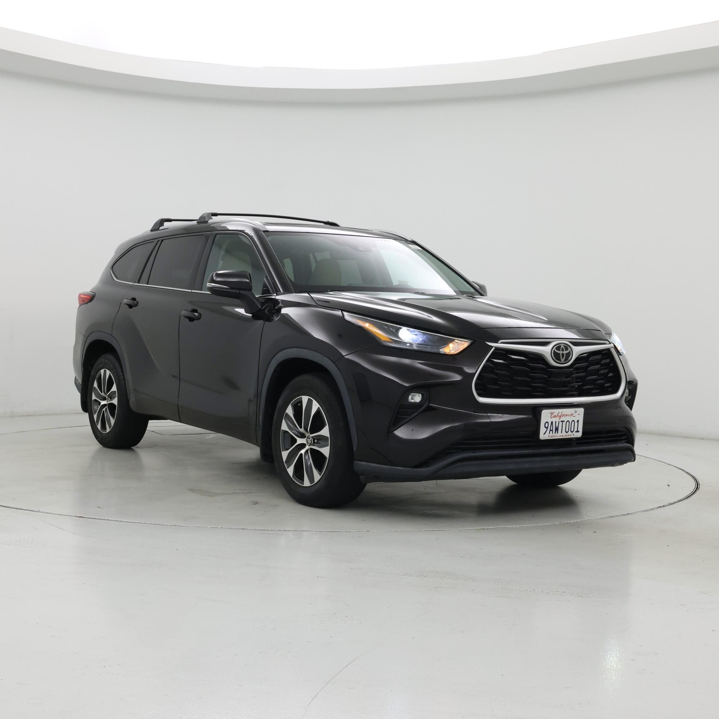 Black 2022 Toyota Highlander XLE FWD SUV / Crossover Front-Wheel Drive Automatic
