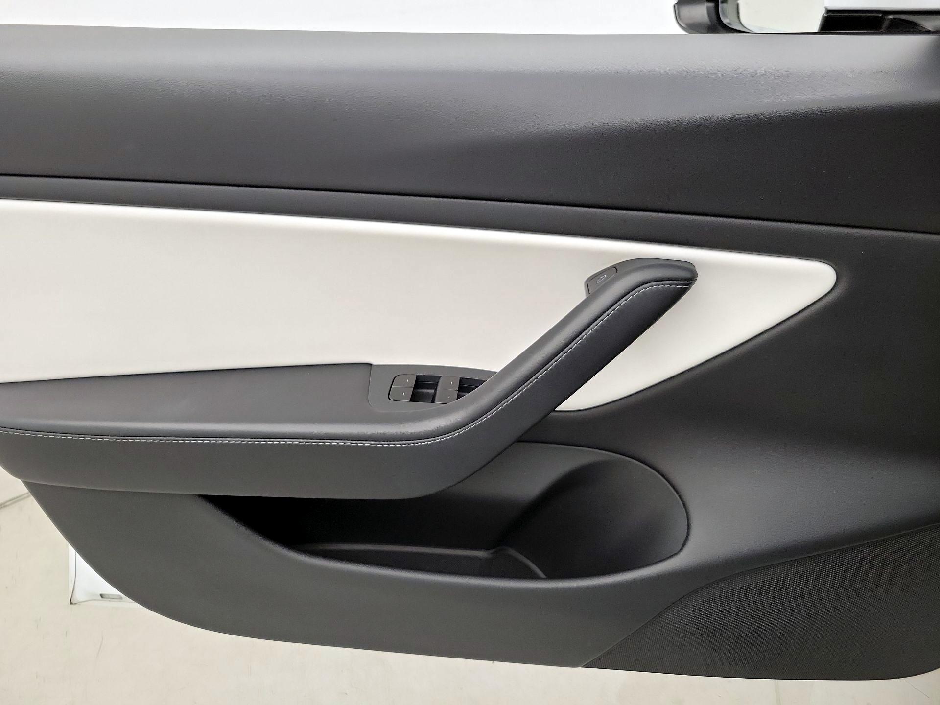 Thumbnail: 2021 Tesla Model 3 - 12