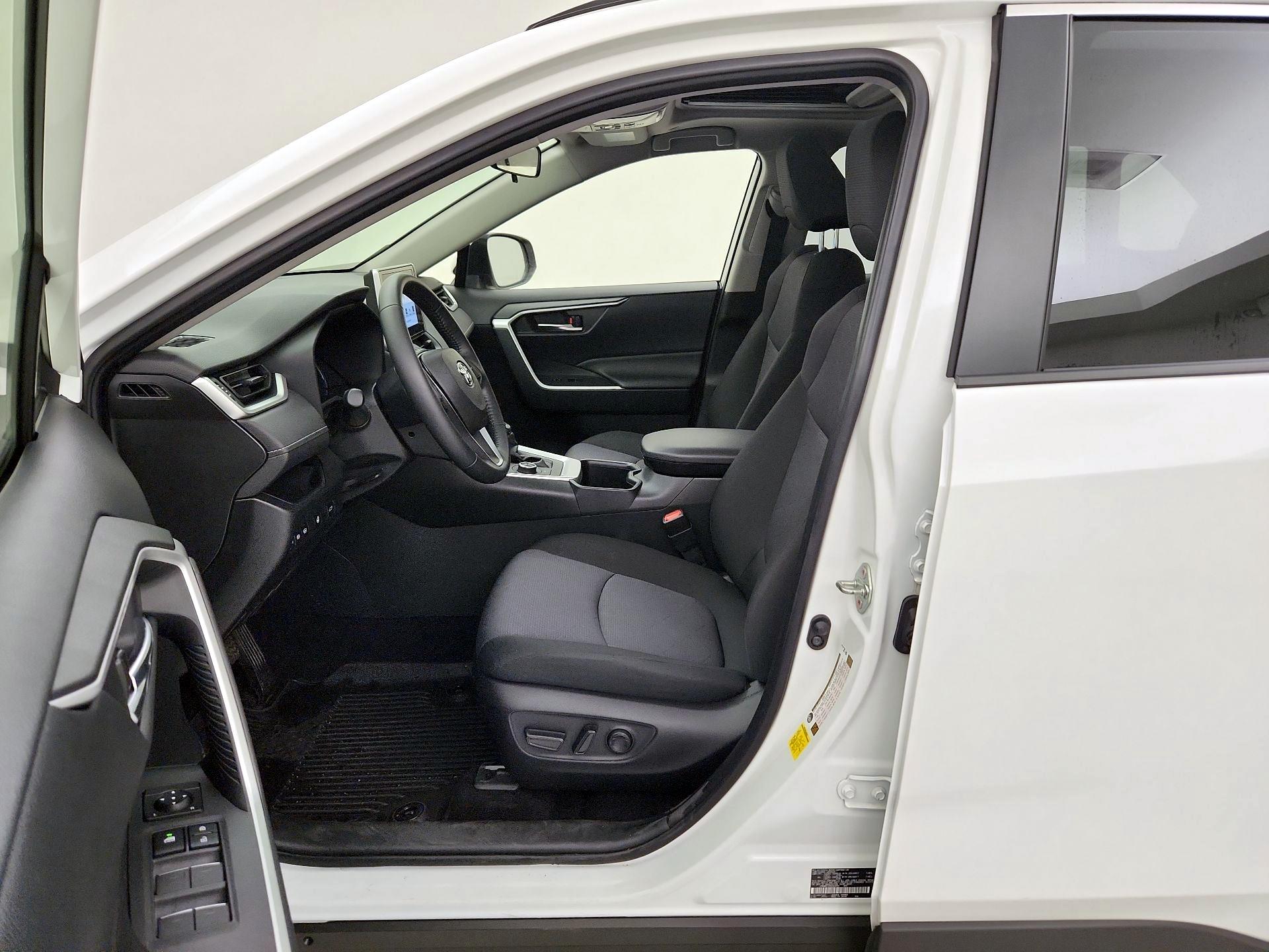 Thumbnail: 2024 Toyota RAV4 - 11