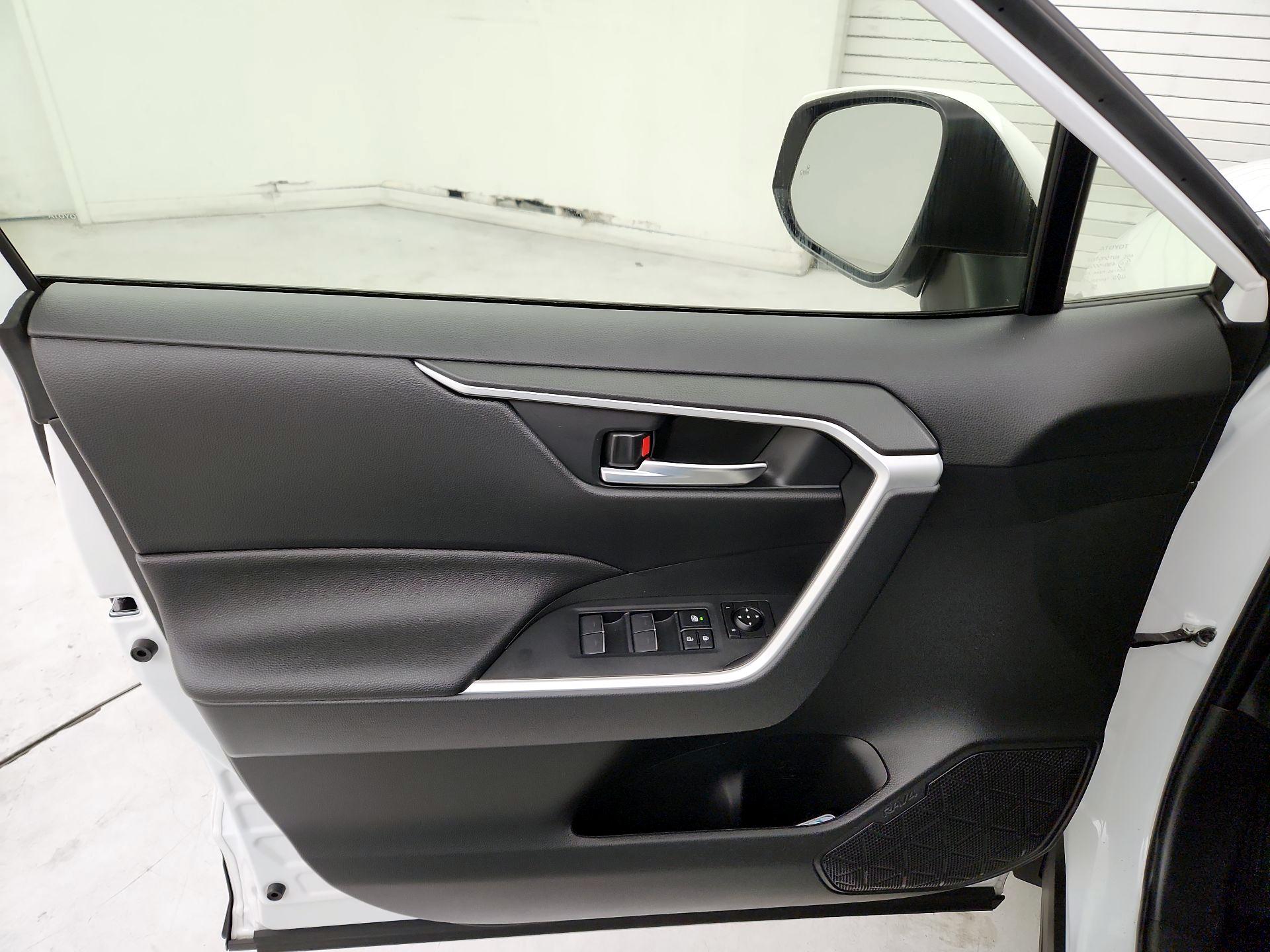 Thumbnail: 2024 Toyota RAV4 - 12