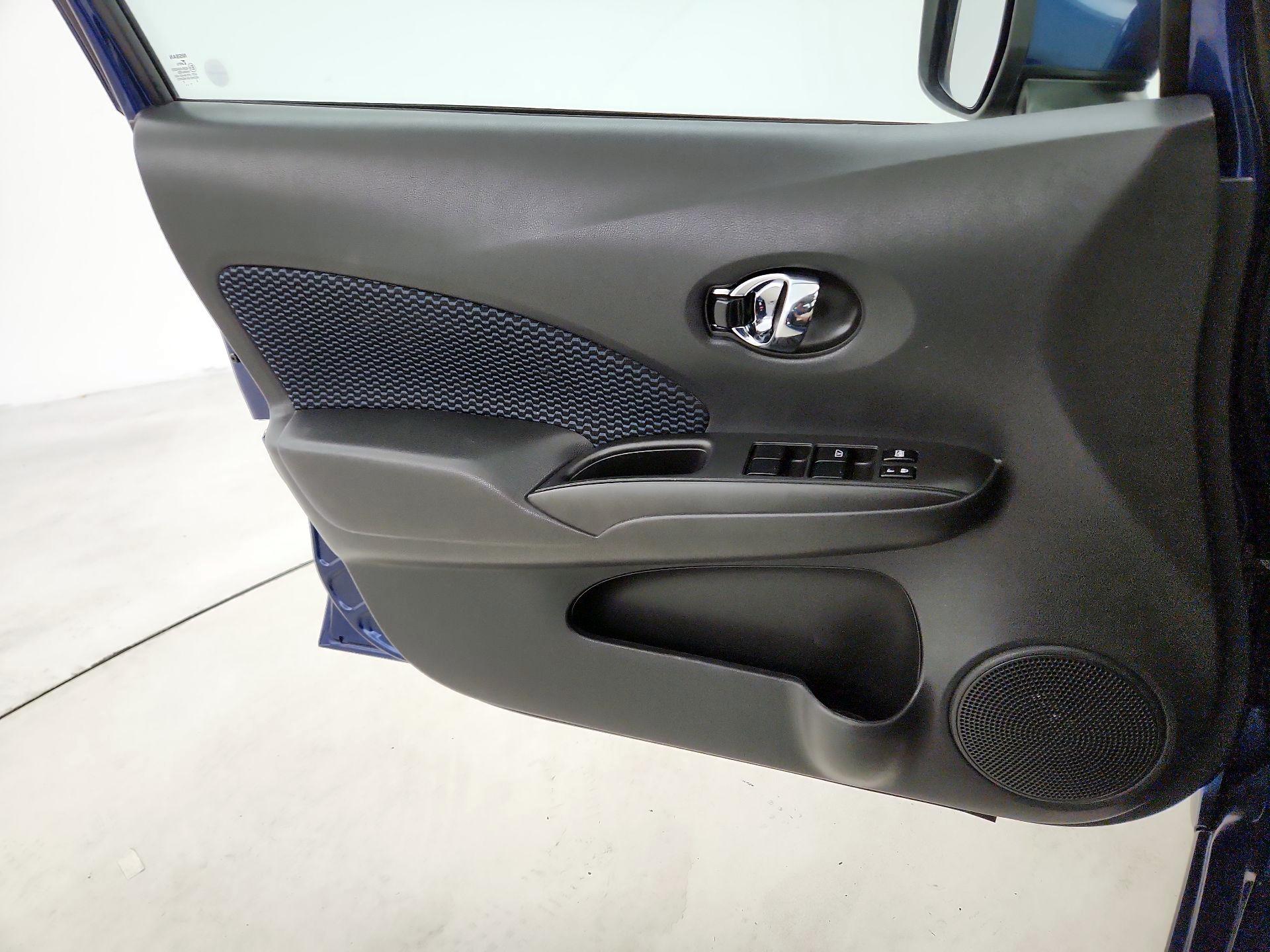 Thumbnail: 2018 Nissan Versa Note - 12