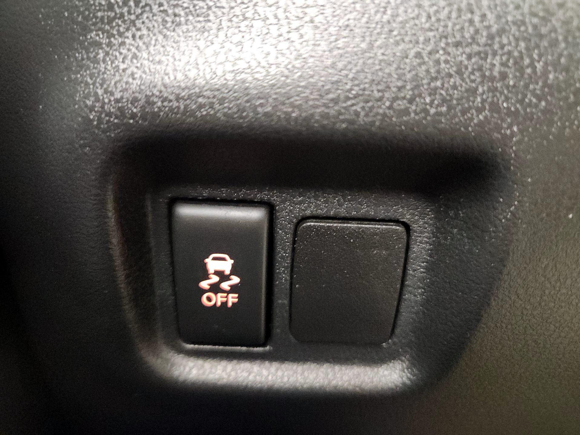 Thumbnail: 2018 Nissan Versa Note - 13