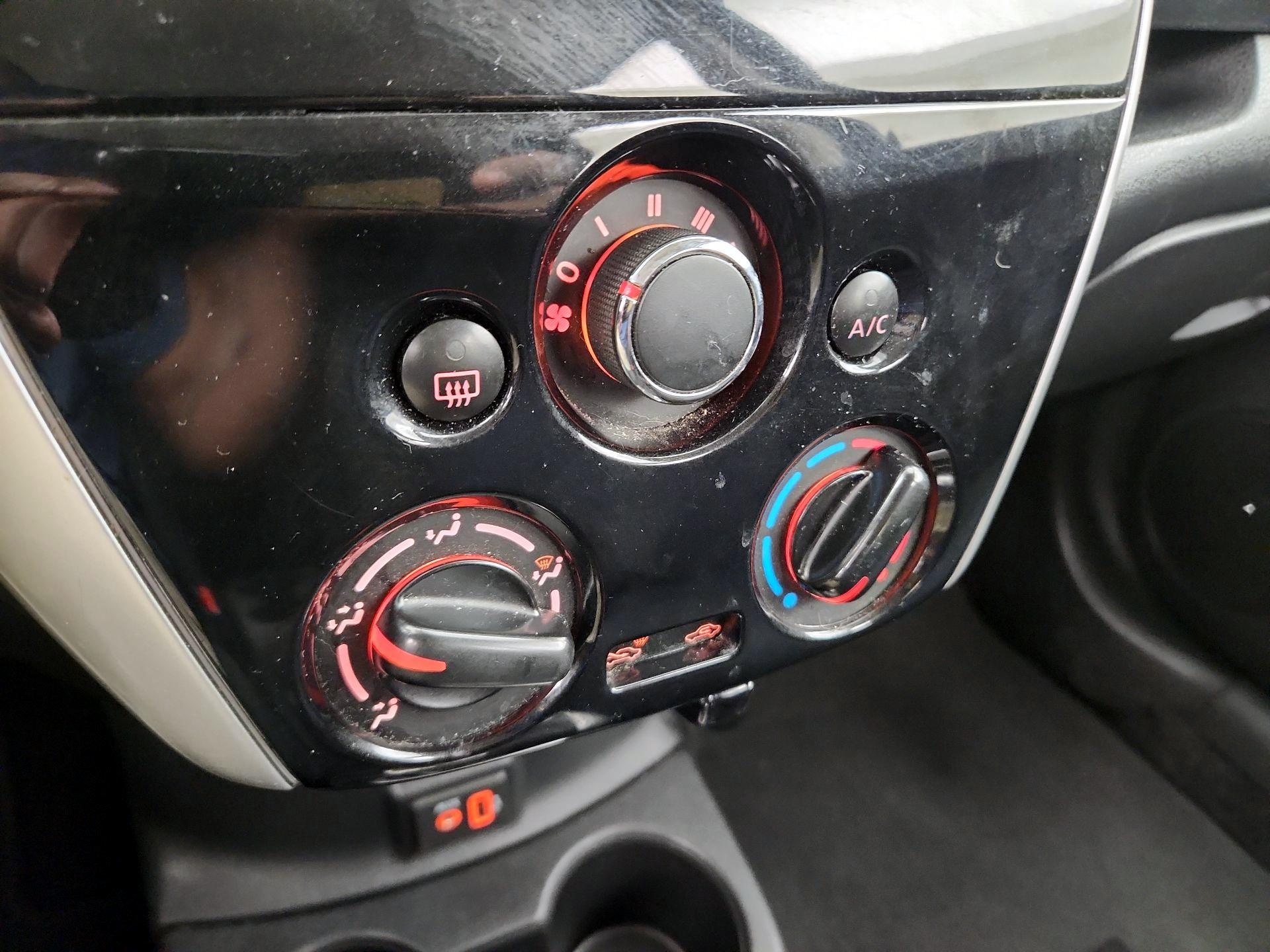 Thumbnail: 2018 Nissan Versa Note - 16