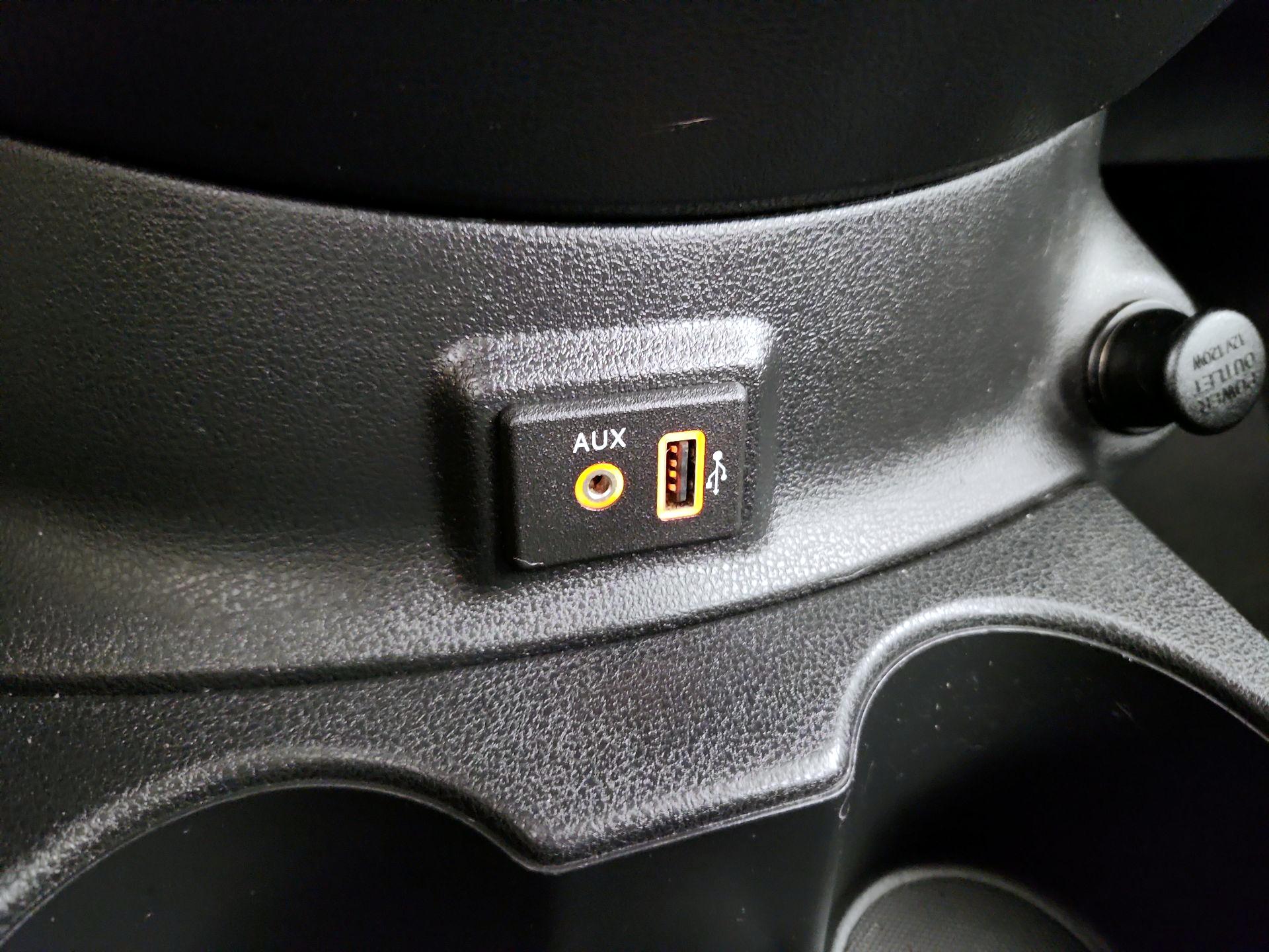 Thumbnail: 2018 Nissan Versa Note - 18