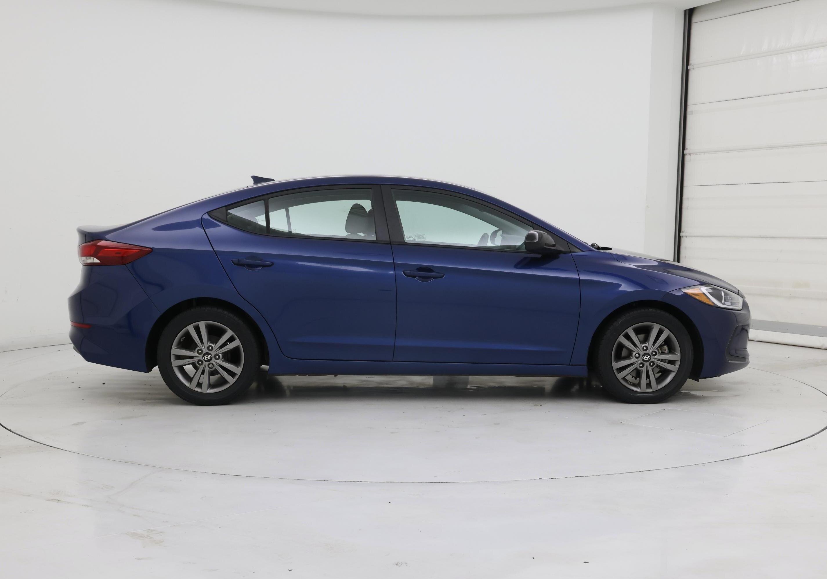 Thumbnail: 2017 Hyundai Elantra - 7