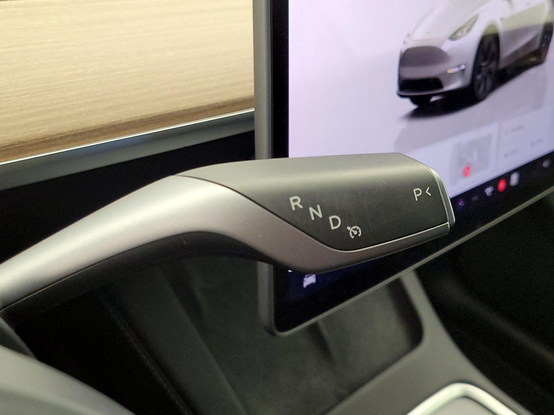 Thumbnail: 2025 Tesla Model Y - 17