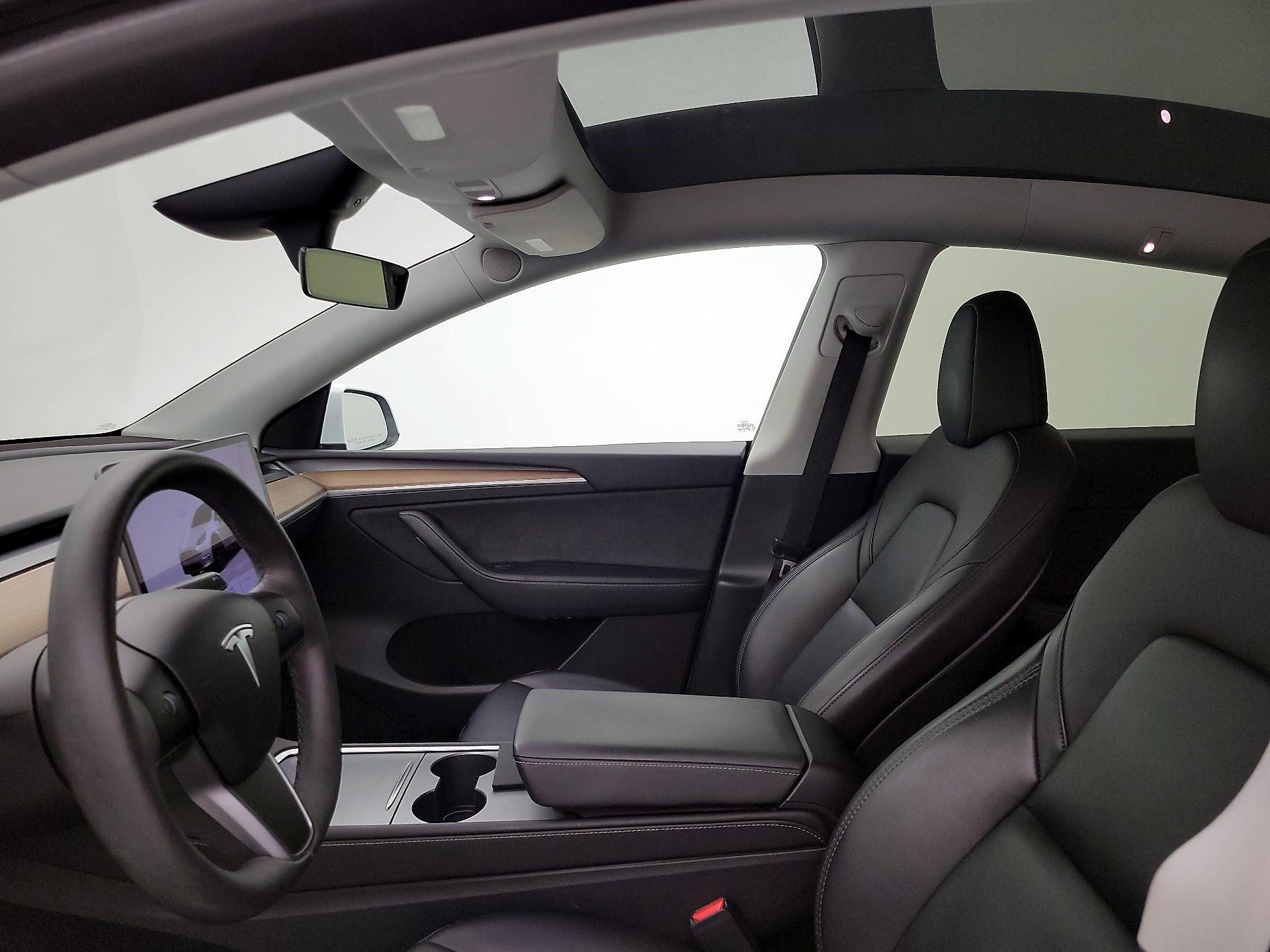 Thumbnail: 2025 Tesla Model Y - 19