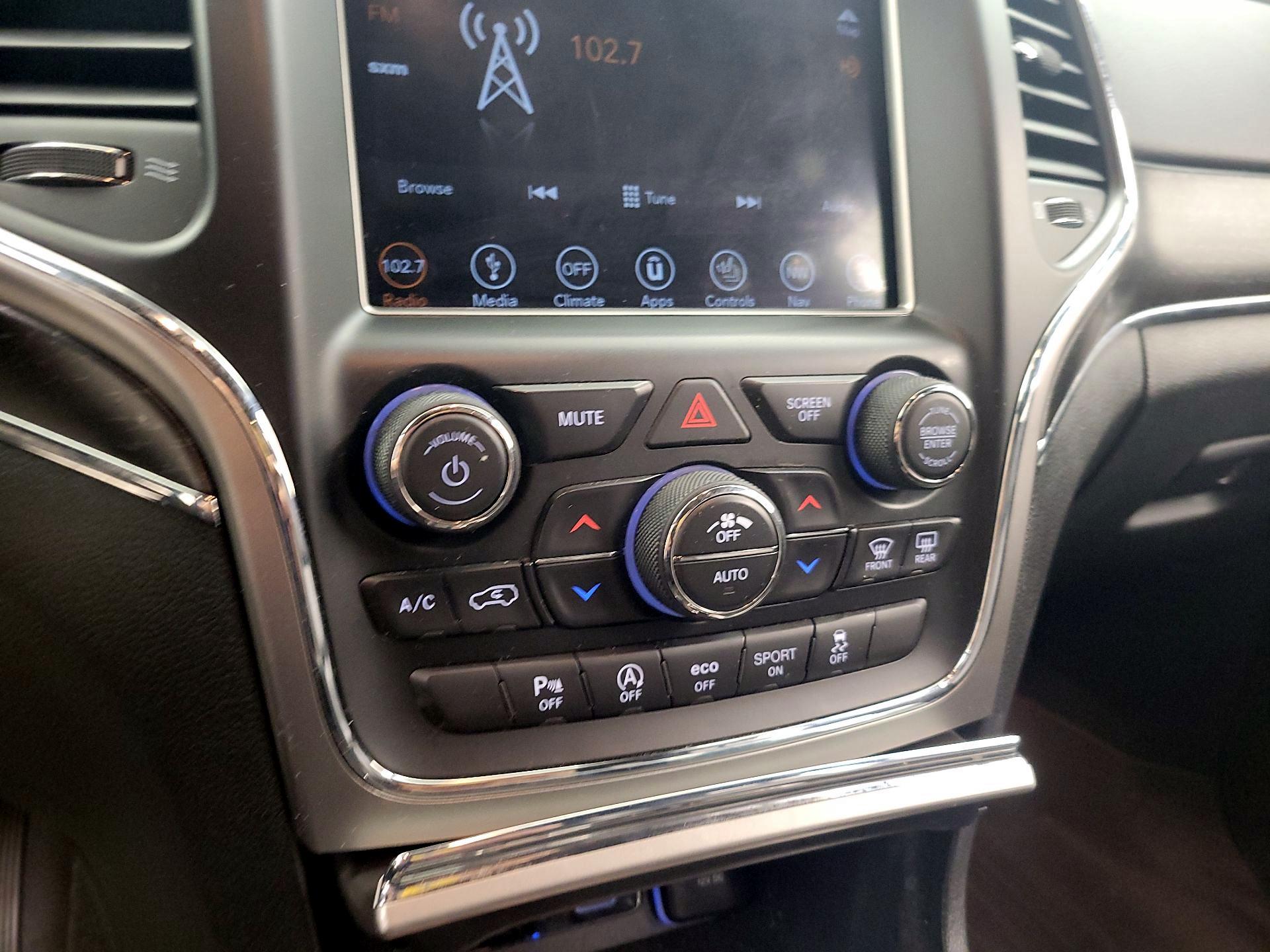 Thumbnail: 2018 Jeep Grand Cherokee - 16