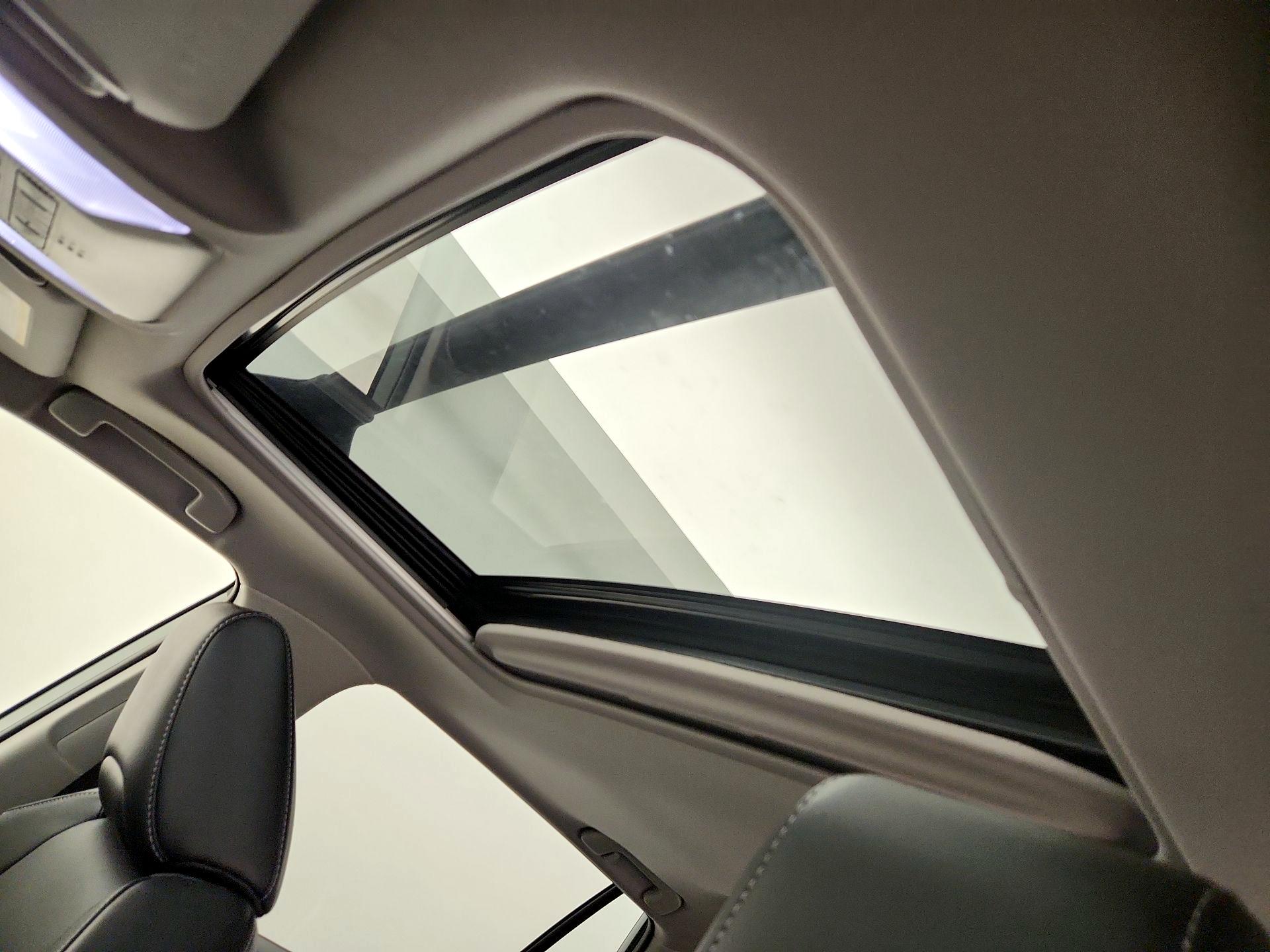 Thumbnail: 2022 Toyota RAV4 - 19