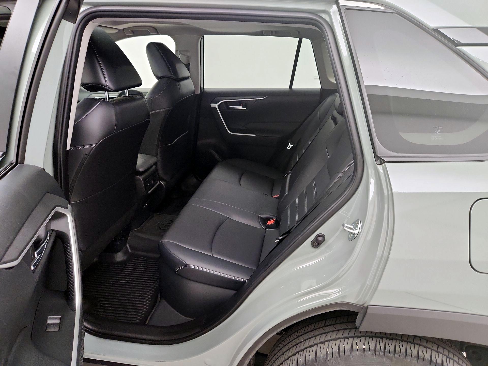 Thumbnail: 2022 Toyota RAV4 - 20