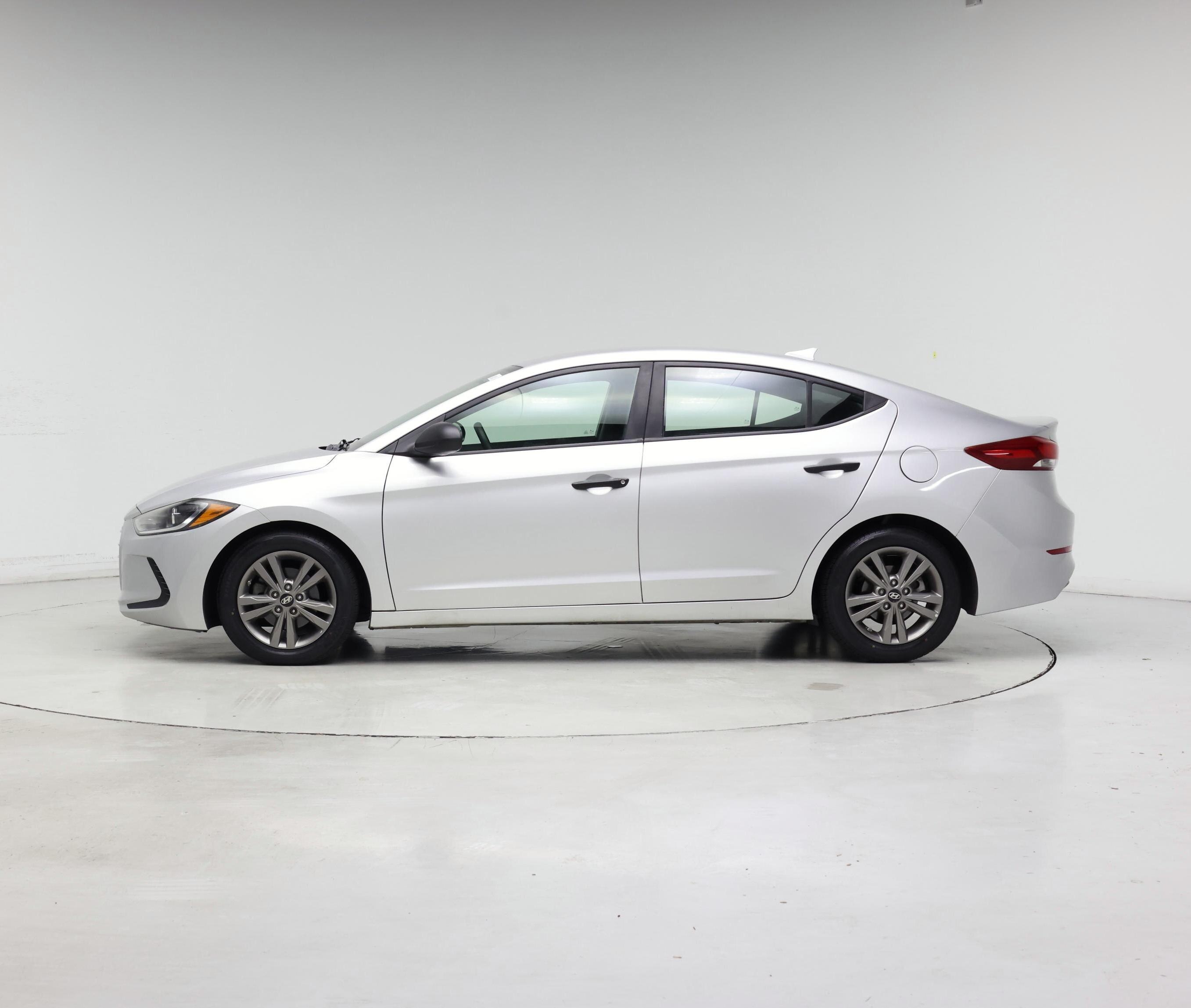 Thumbnail: 2018 Hyundai Elantra - 3