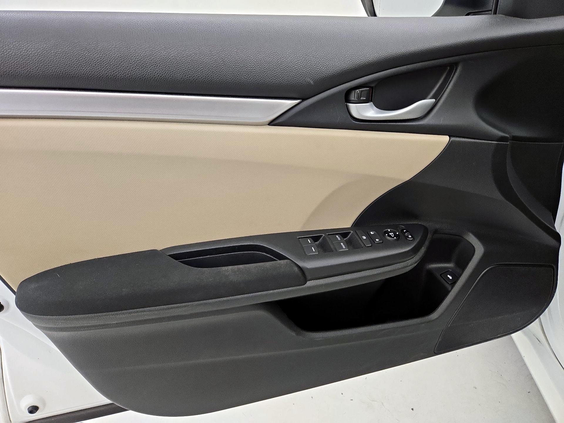 Thumbnail: 2016 Honda Civic - 12