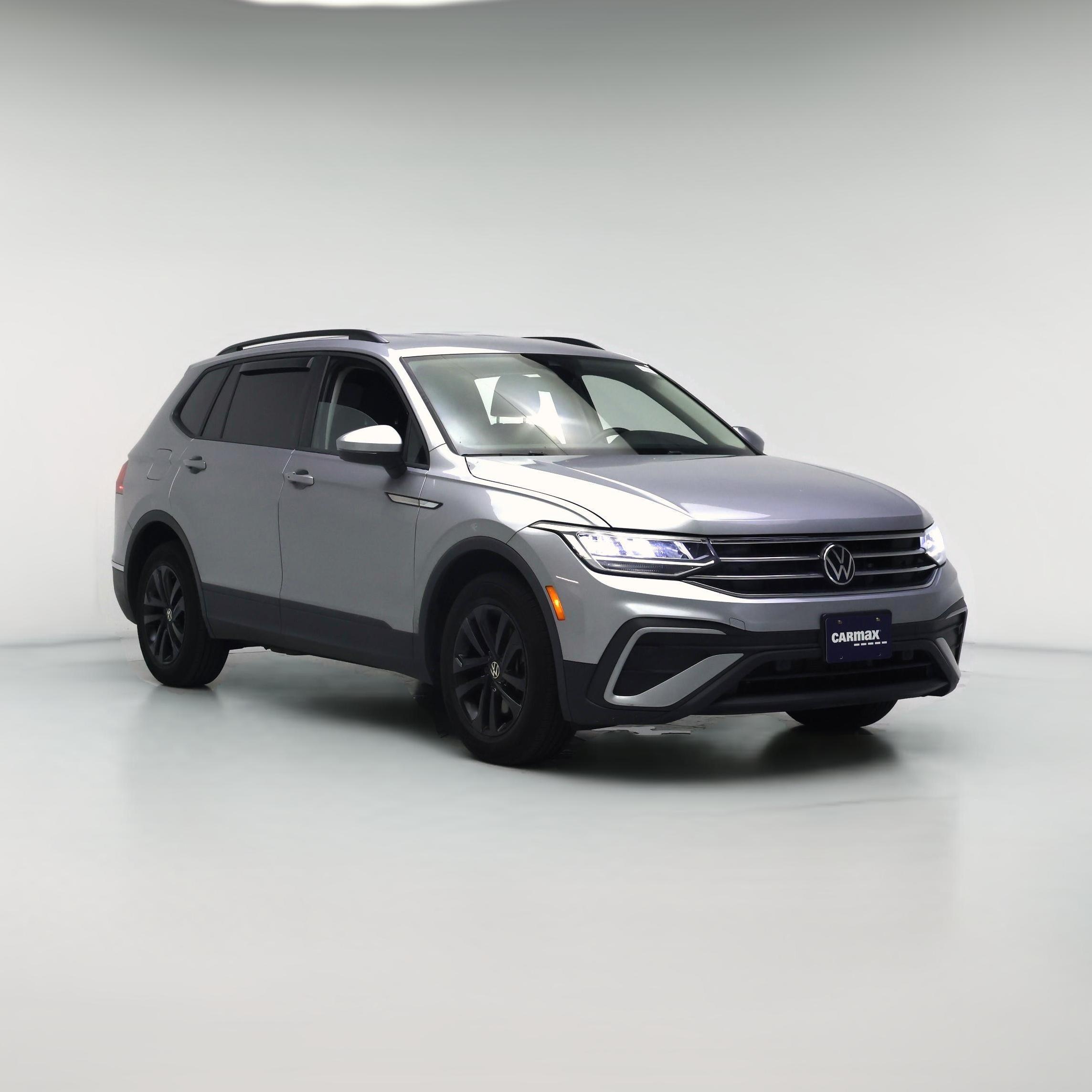 Thumbnail: 2023 Volkswagen Tiguan - 1