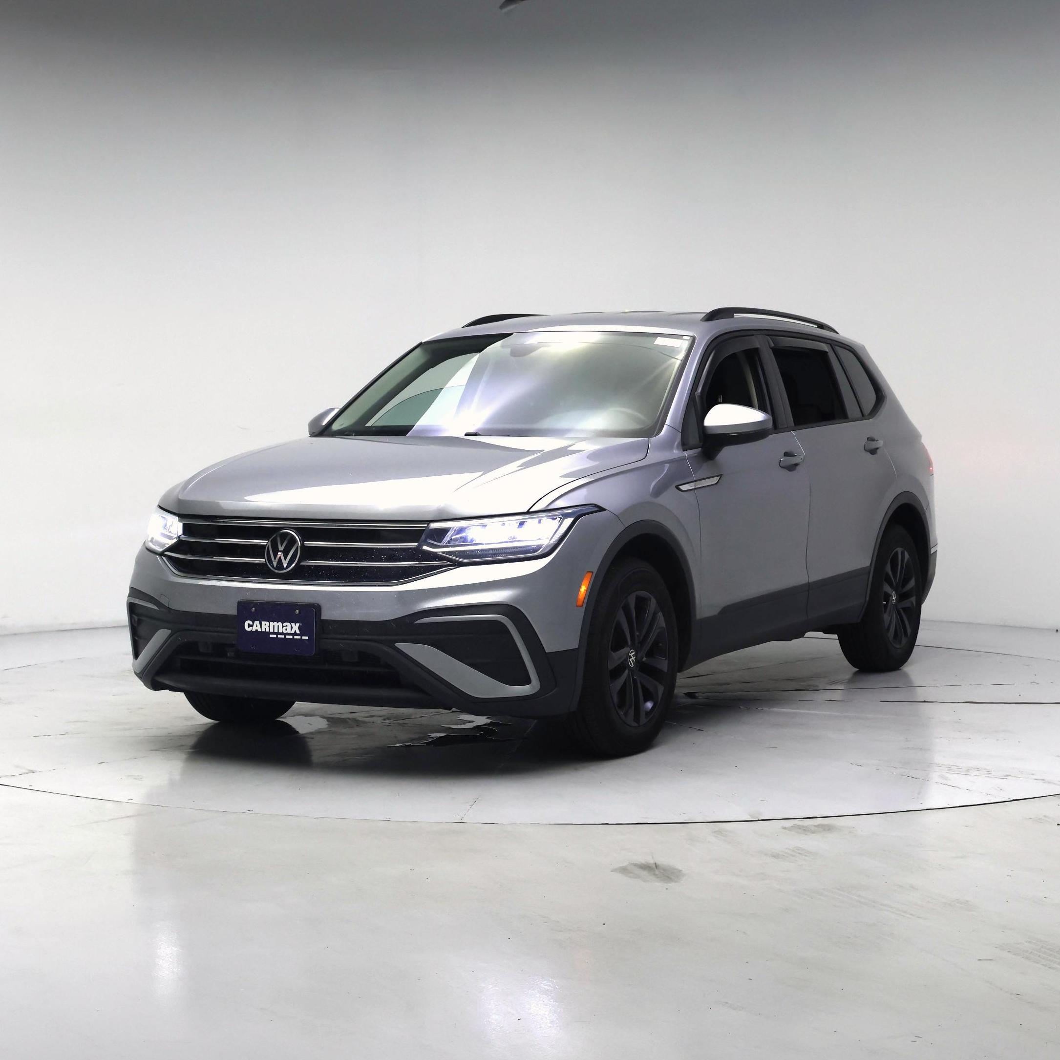 Thumbnail: 2023 Volkswagen Tiguan - 4