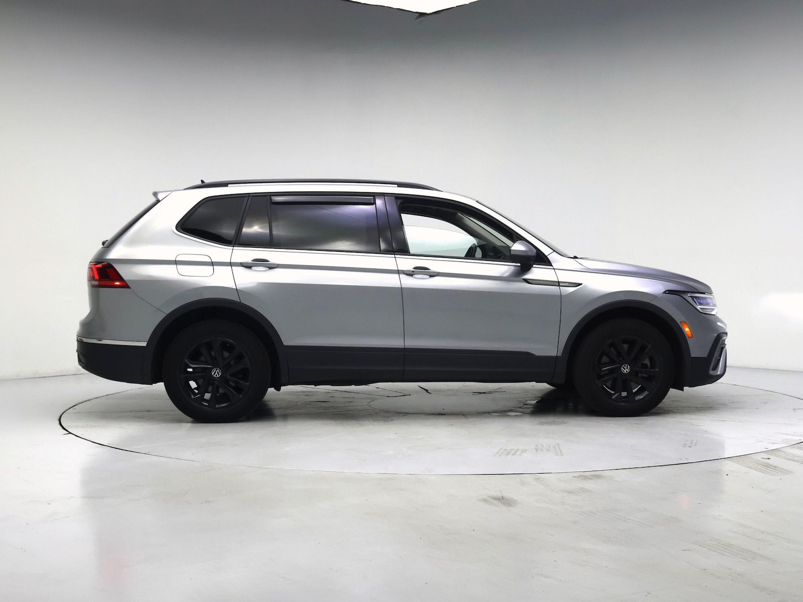 2023 Volkswagen Tiguan S - Photo 8