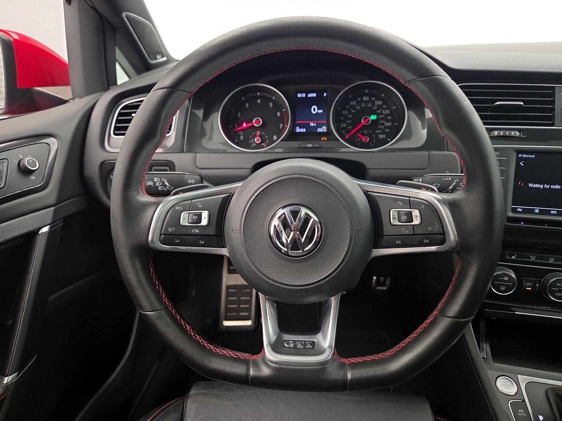 Thumbnail: 2017 Volkswagen Golf - 10