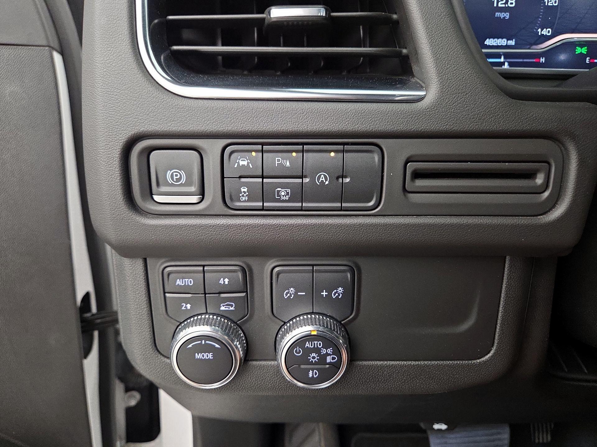 Thumbnail: 2023 GMC Yukon XL - 13