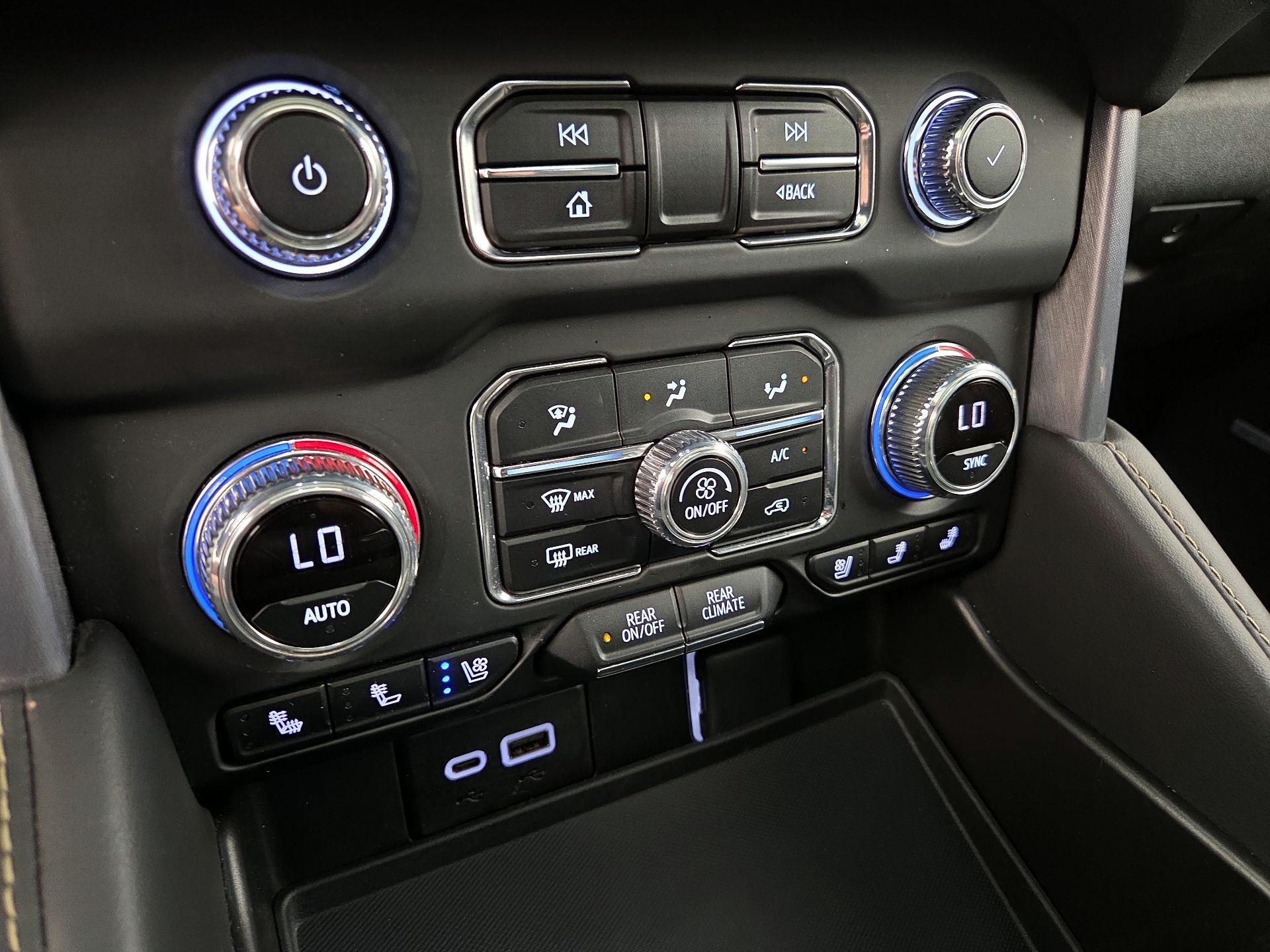 Thumbnail: 2023 GMC Yukon XL - 17
