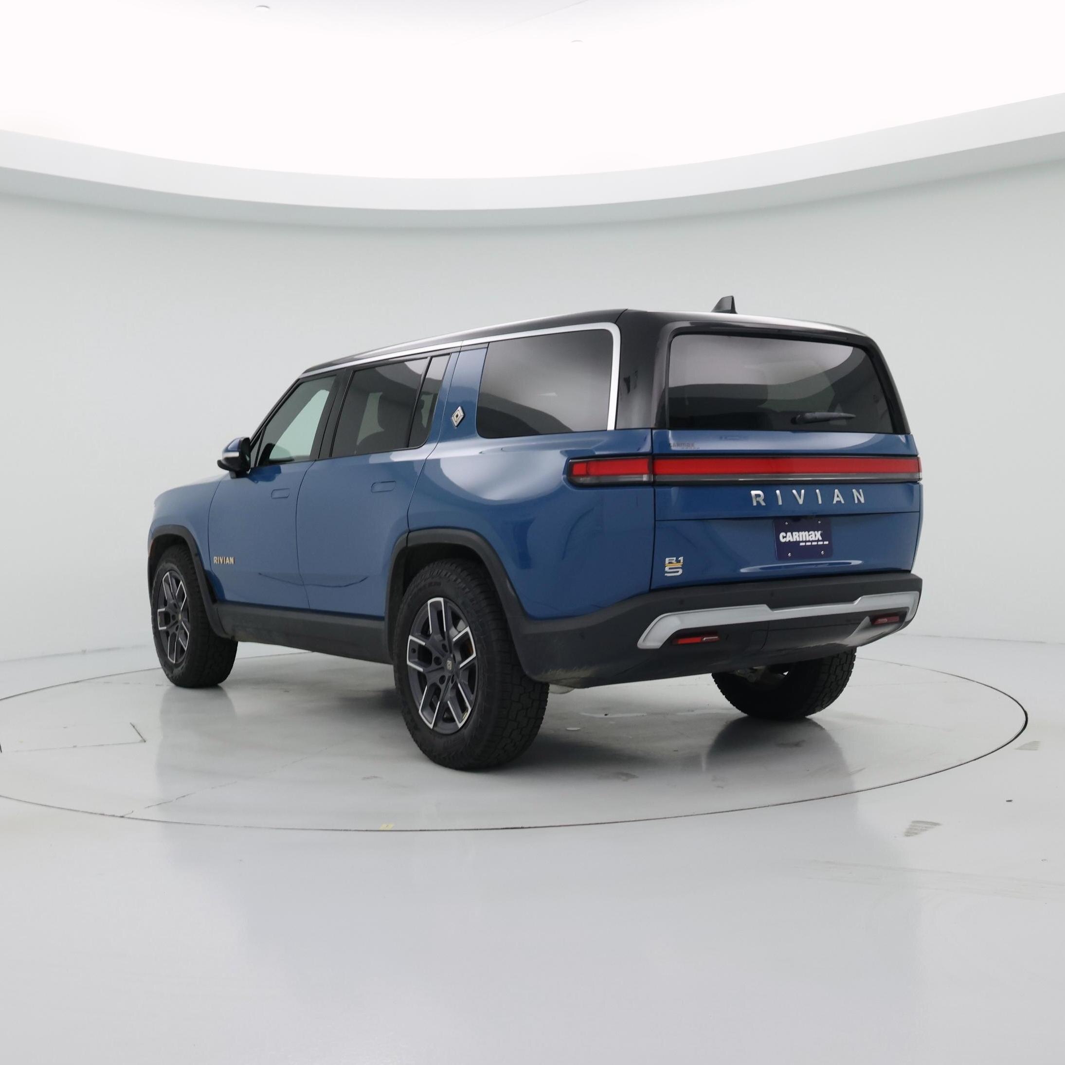 Thumbnail: 2023 Rivian R1S - 2